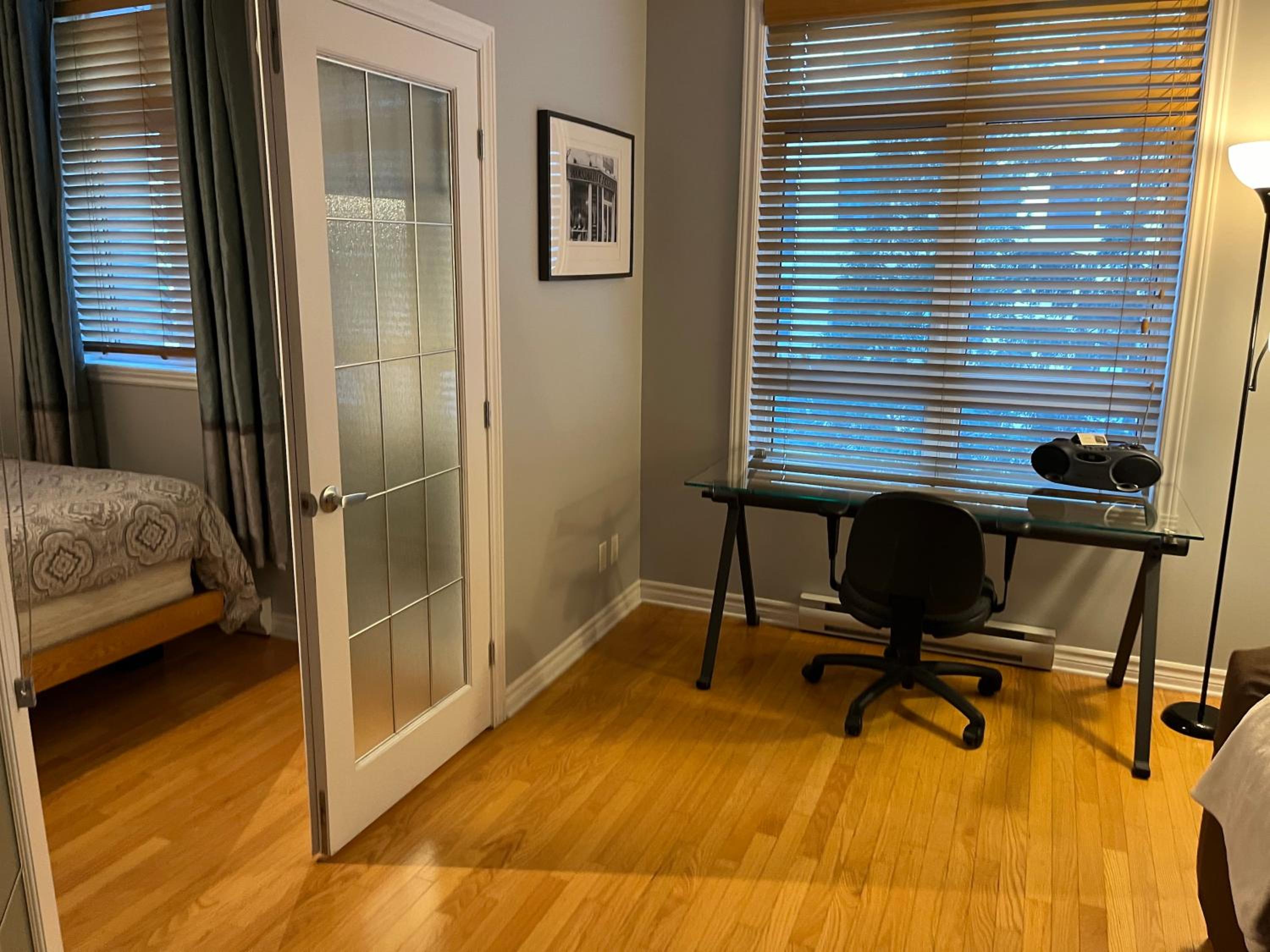 ApartHotelMontreal by Les Terrasses Saint Urbain 2225I2
