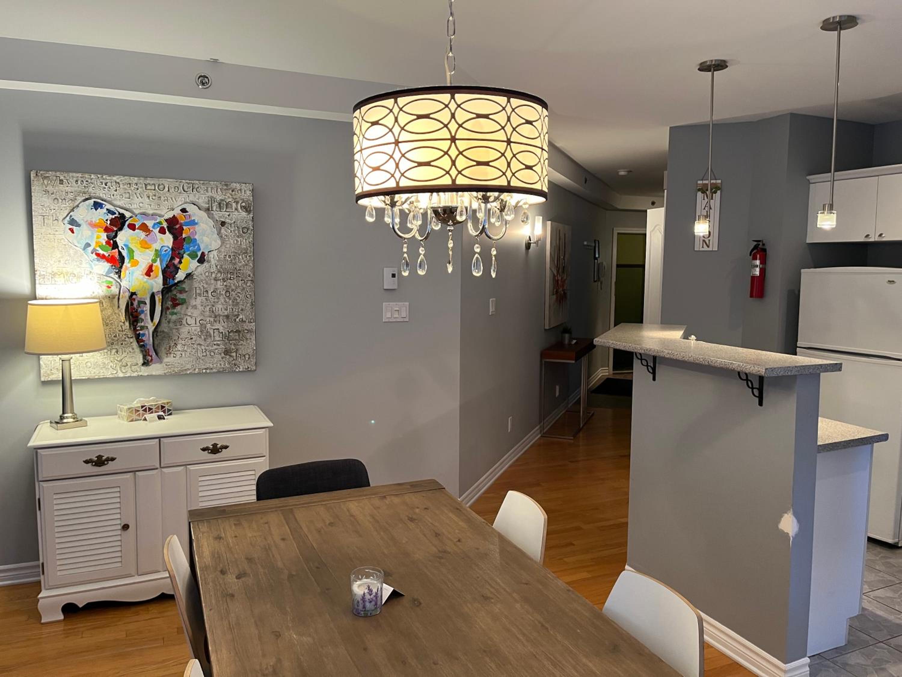 ApartHotelMontreal by Les Terrasses Saint Urbain 2225I2