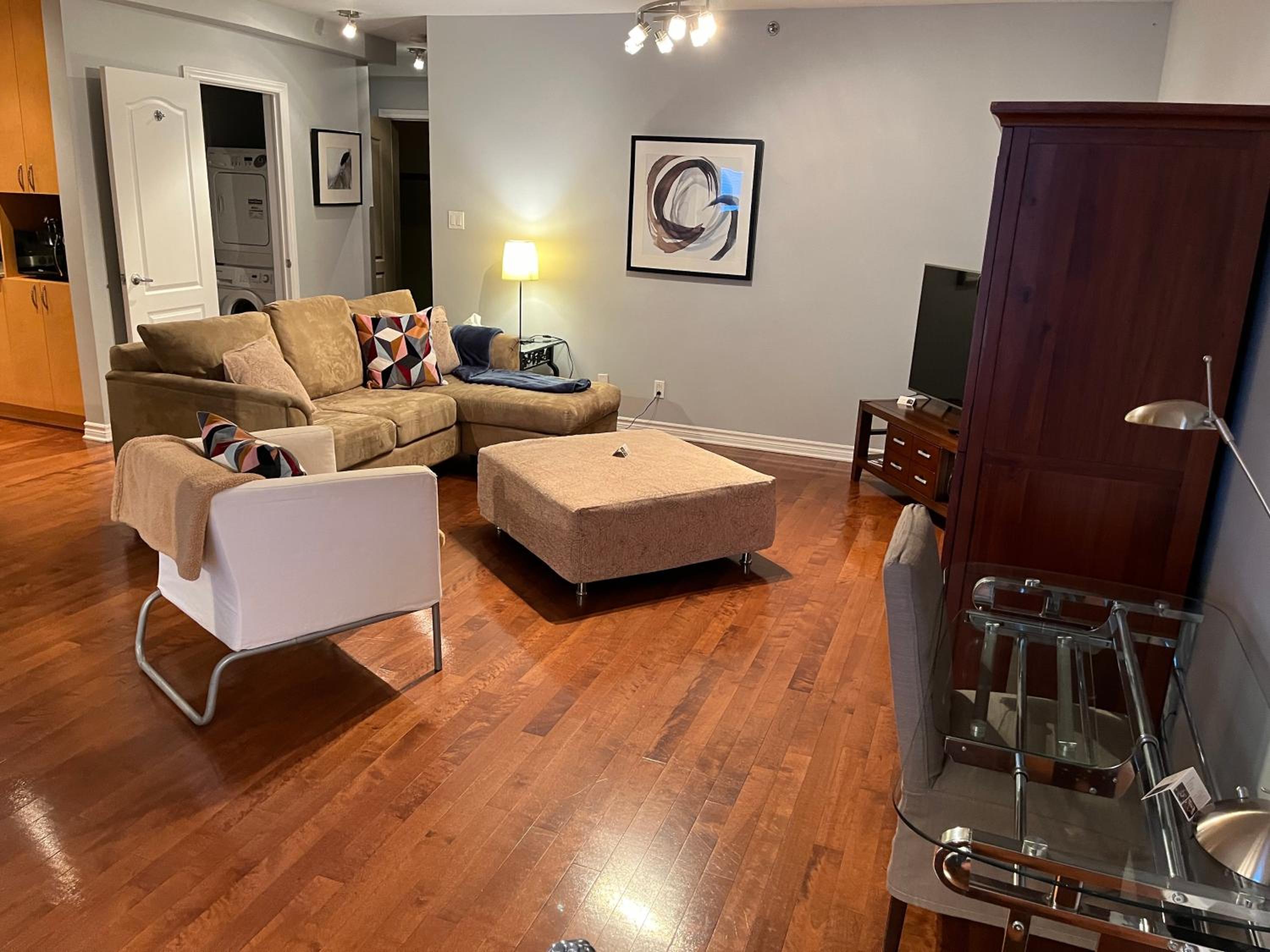 ApartHotelMontreal by Les Terrasses Saint Urbain 2225I2