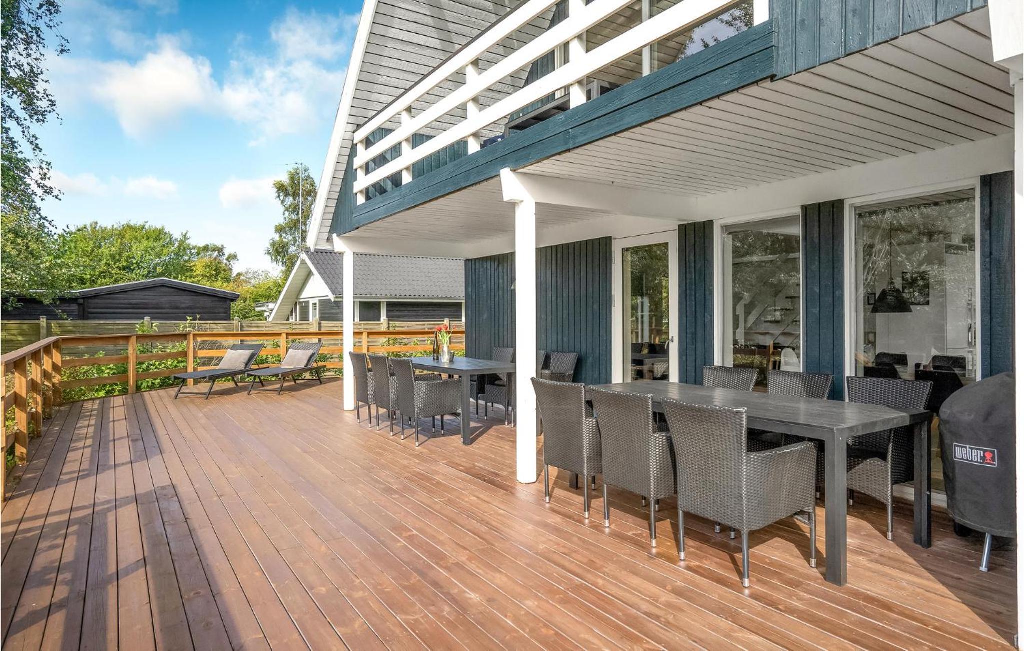 Amazing Home In Glesborg With Sauna
