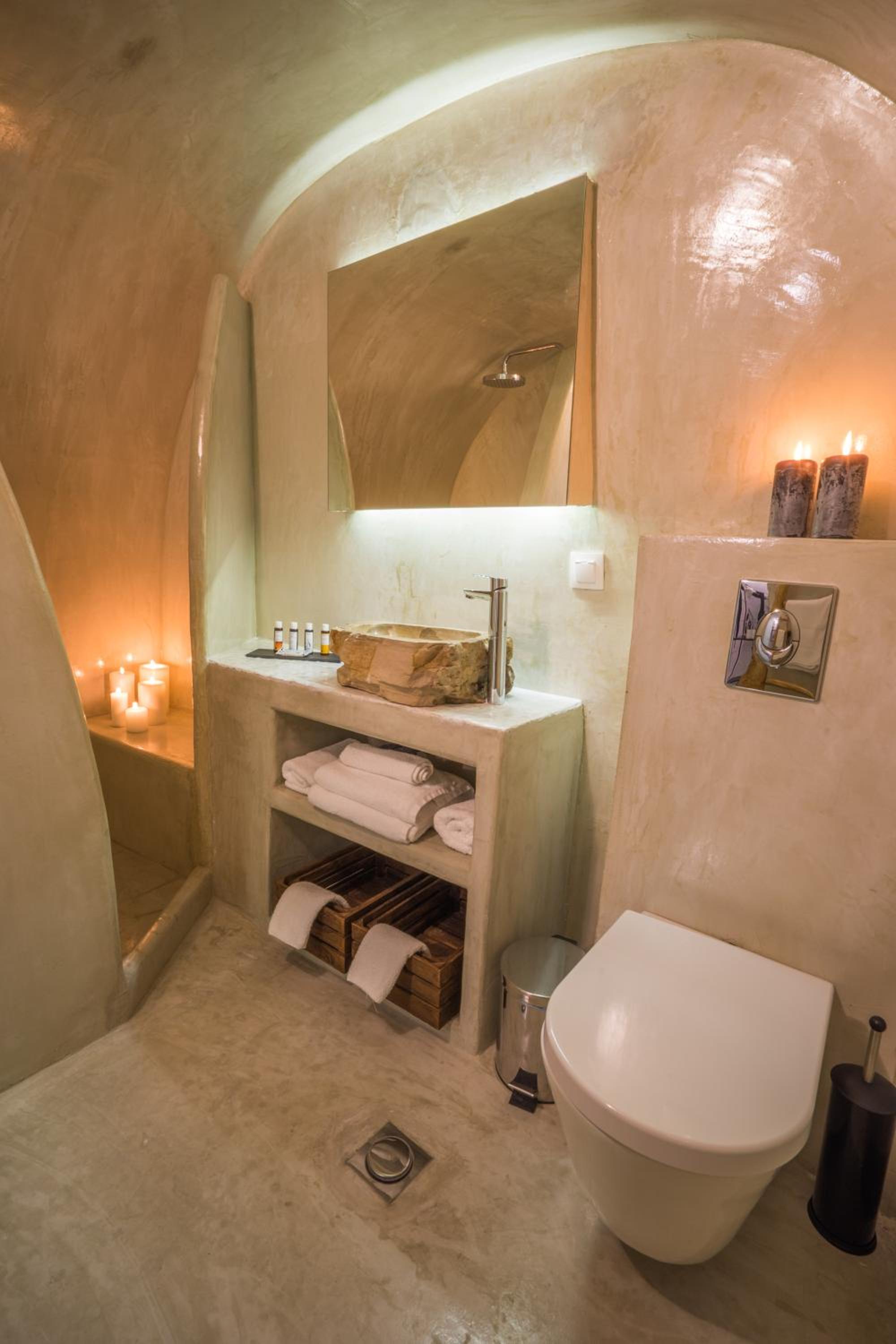 Oia Vacations - Canvas Suites - Property Image 28