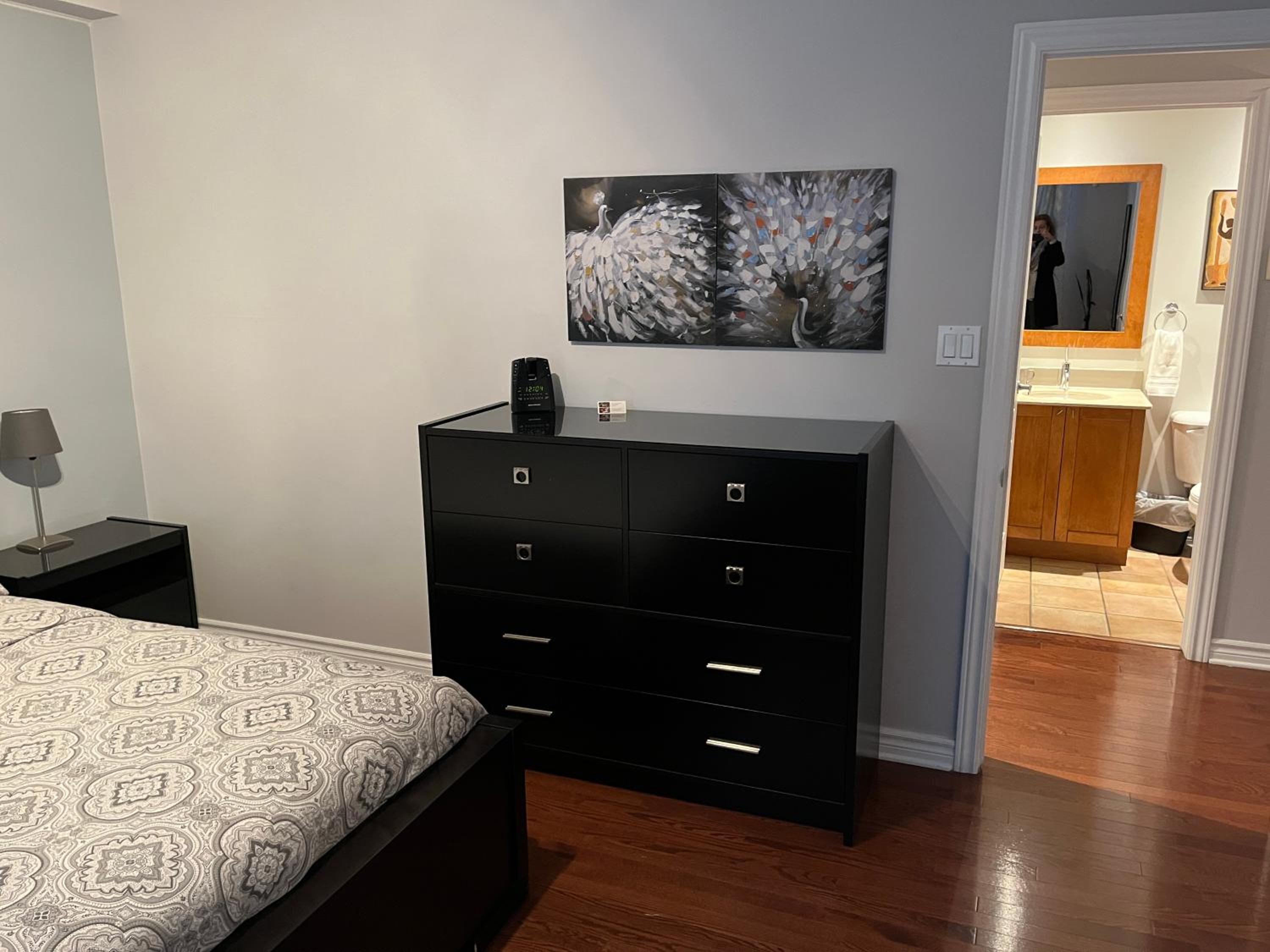 ApartHotelMontreal by Les Terrasses Saint Urbain 2225I2