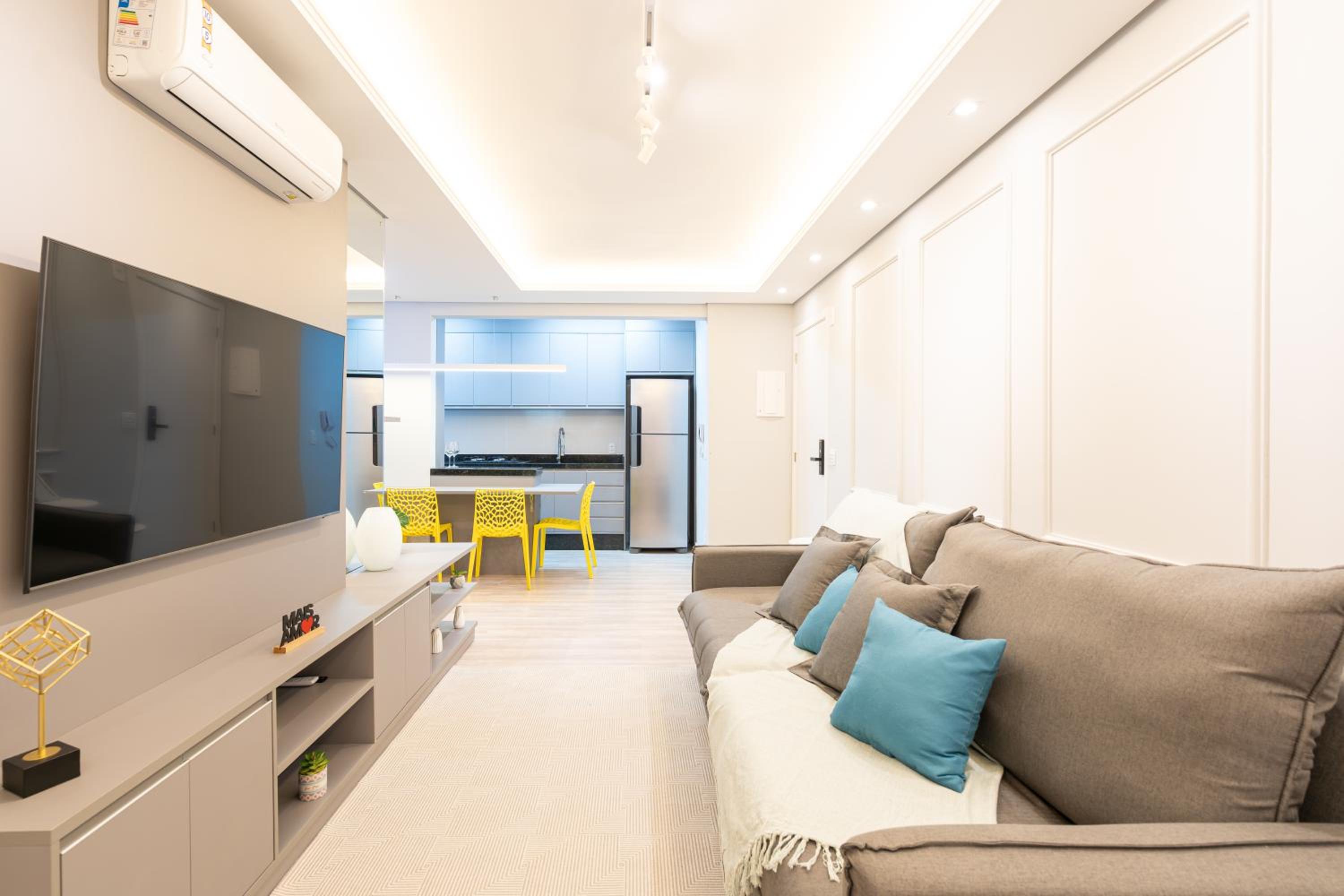 Aptos com 2 Quartos Piscina Churrasqueira Wi-Fi Ar Condicionado Vaga de Garagem a 500m Praia Ideal para Famílias ou Amigos Reserve Agora