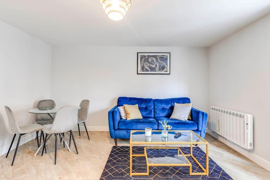 Cozy 2 Bedroom Apartment Welywn Garden City view 3