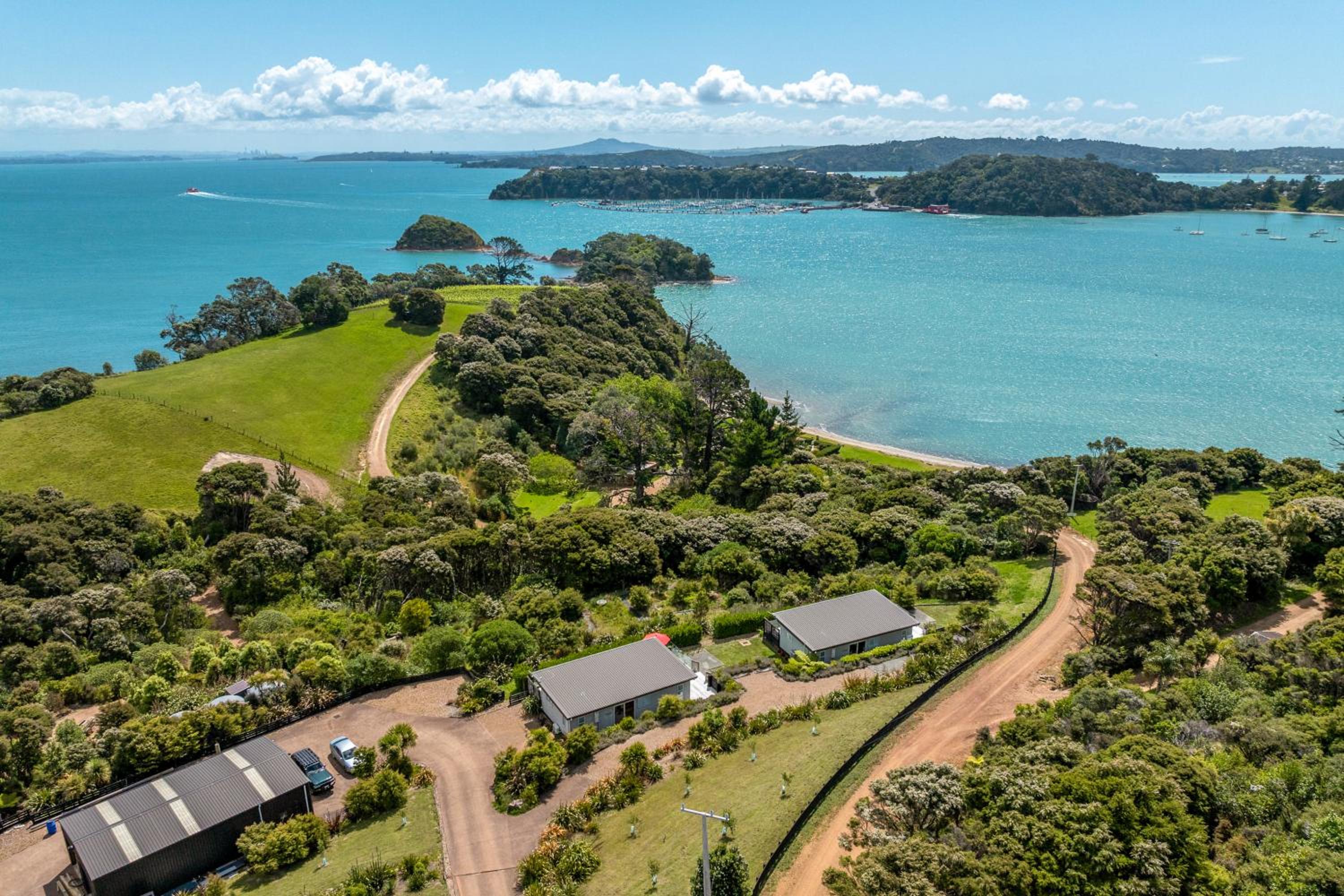 Te Whau Bach Apartments - Stay Waiheke view 2