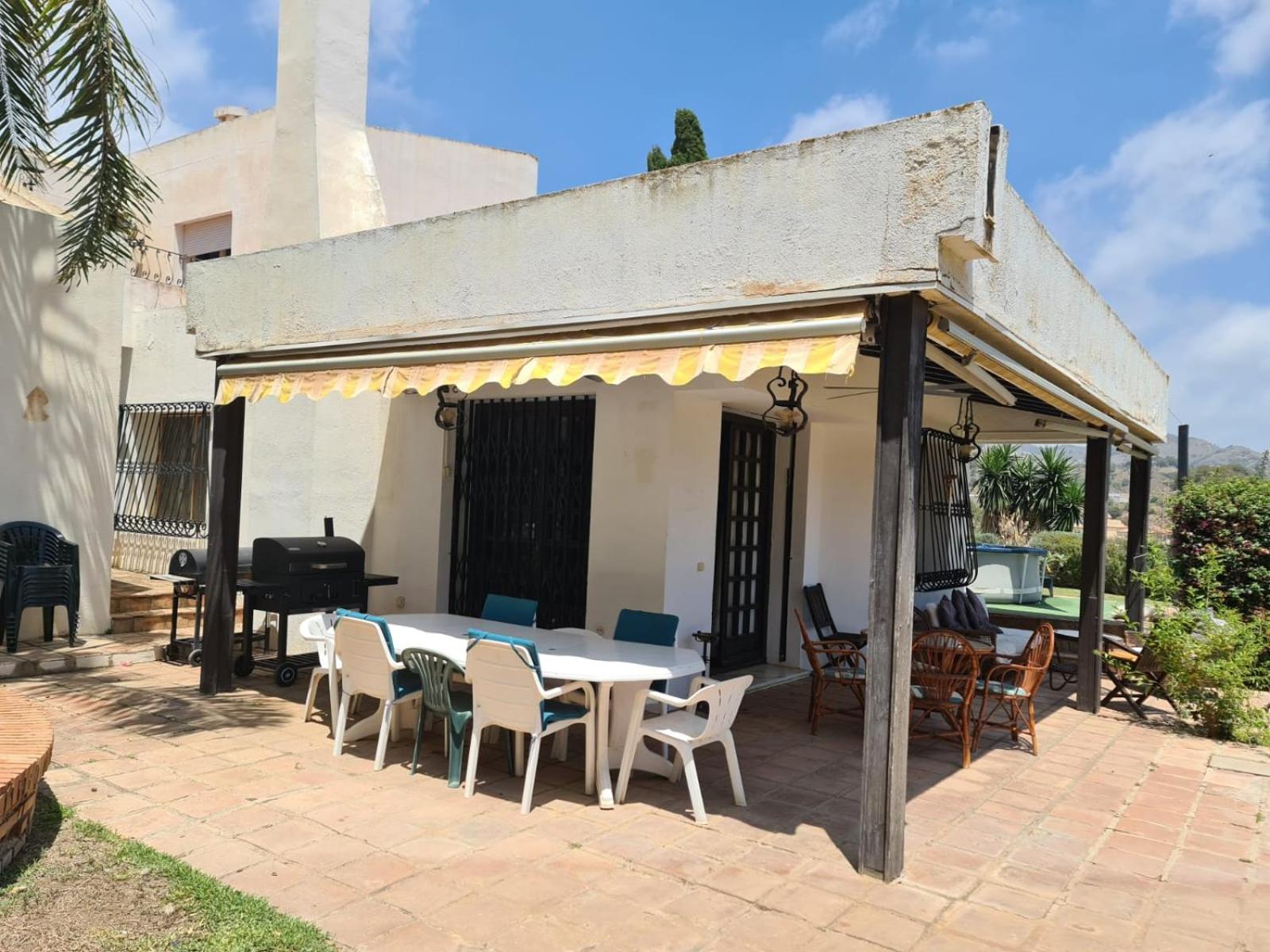 Cortijo alberca blanca beach