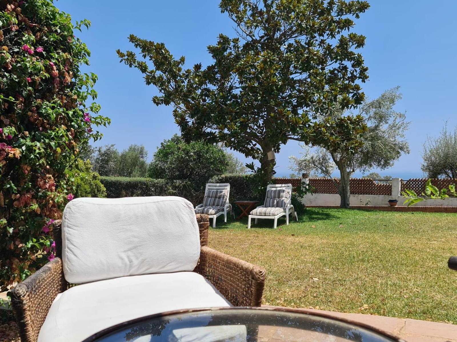 Cortijo alberca blanca beach