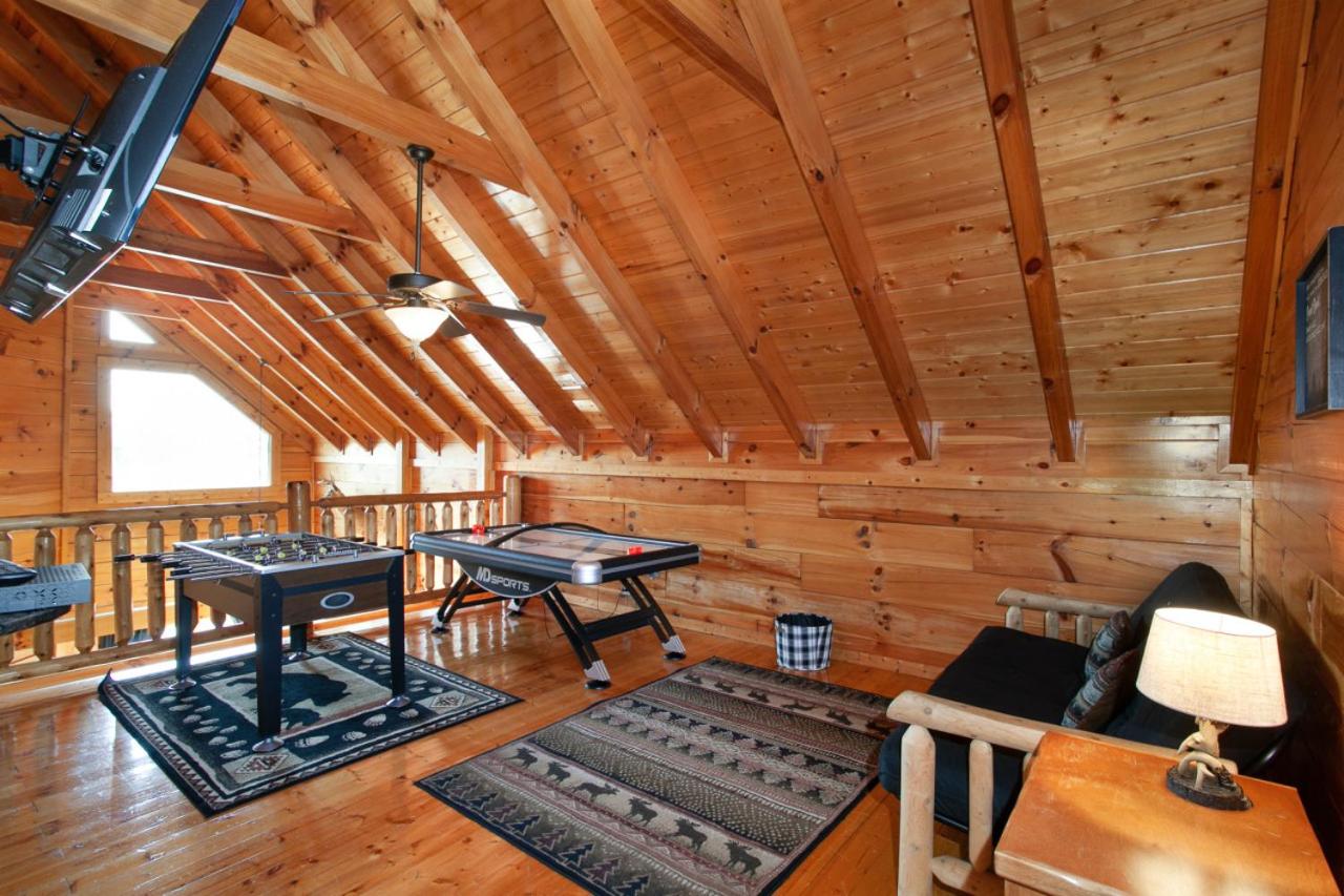 Highland Haven w Hot Tub Grill Fireplace