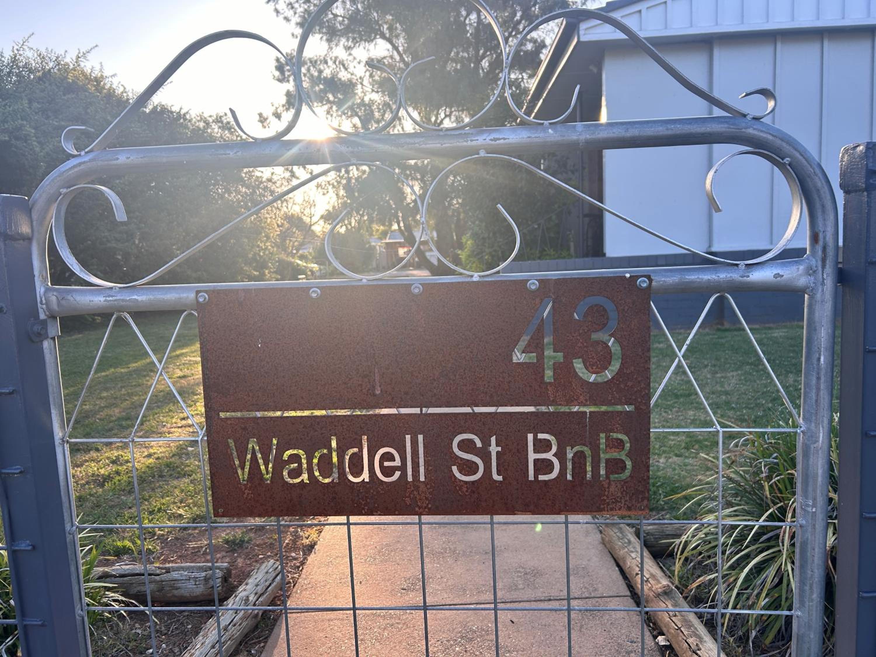#4 Waddell Studio Apartment