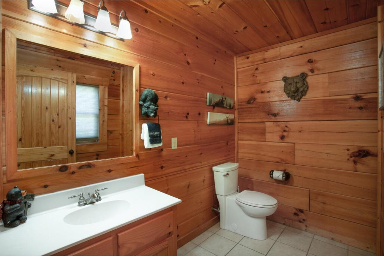 Highland Haven w Hot Tub Grill Fireplace