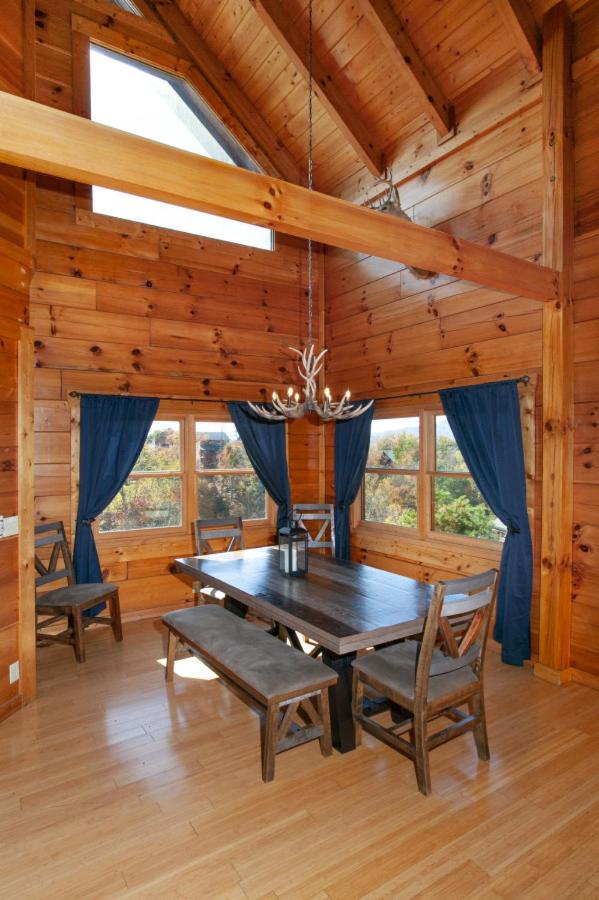 Highland Haven w Hot Tub Grill Fireplace