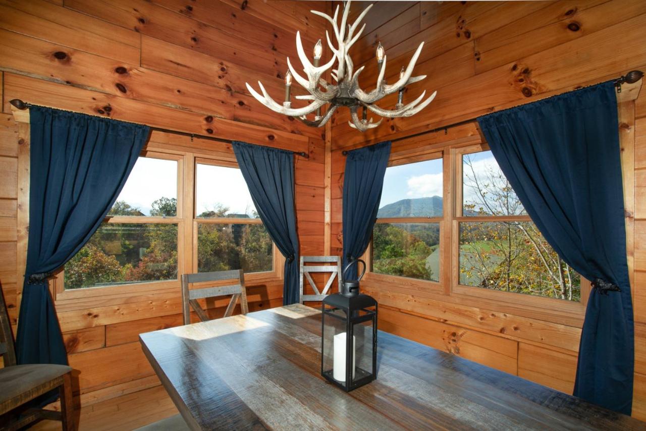 Highland Haven w Hot Tub Grill Fireplace