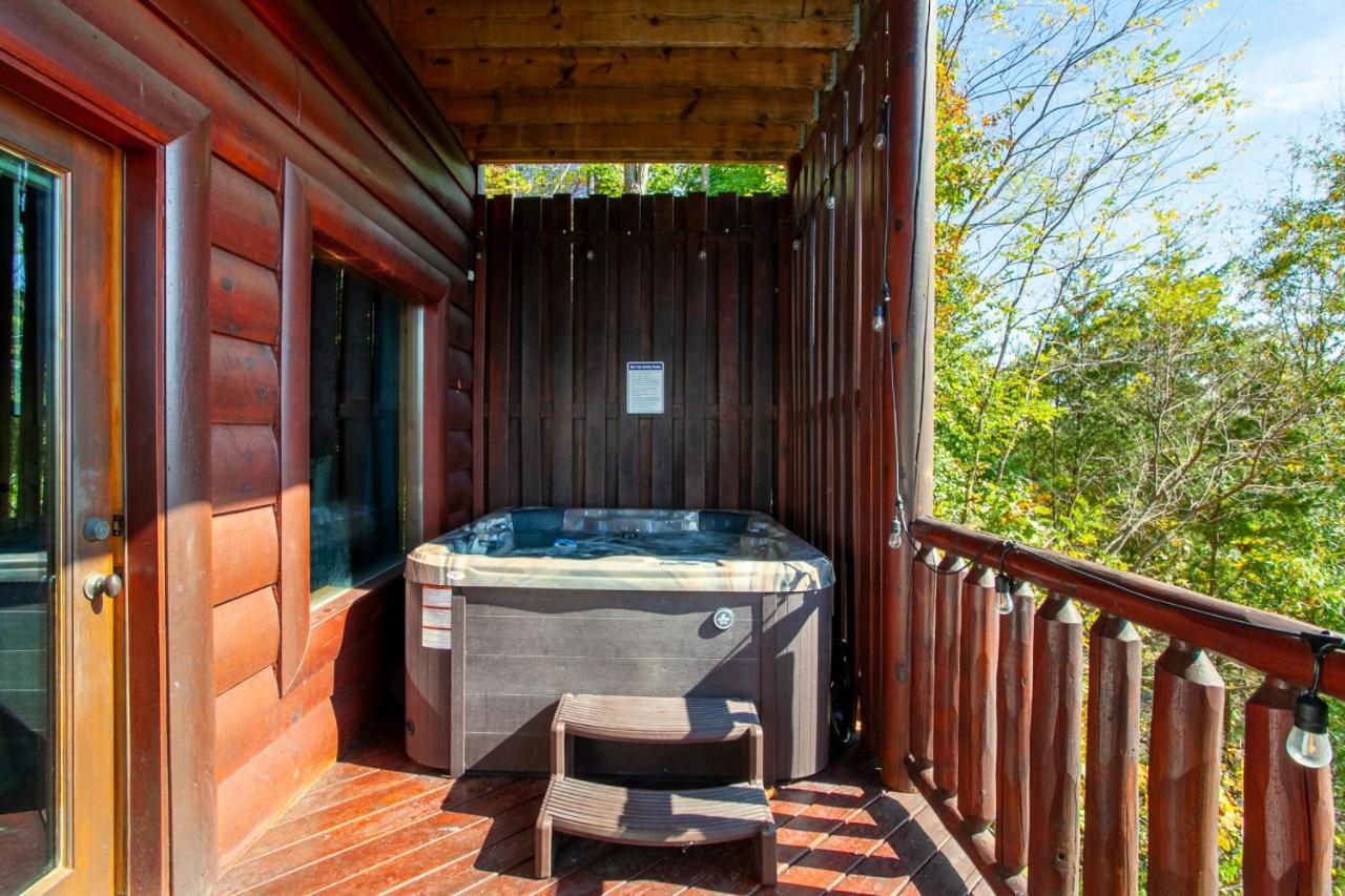 Highland Haven w Hot Tub Grill Fireplace