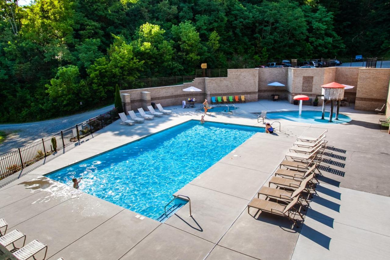 Highland Haven w Hot Tub Grill Fireplace