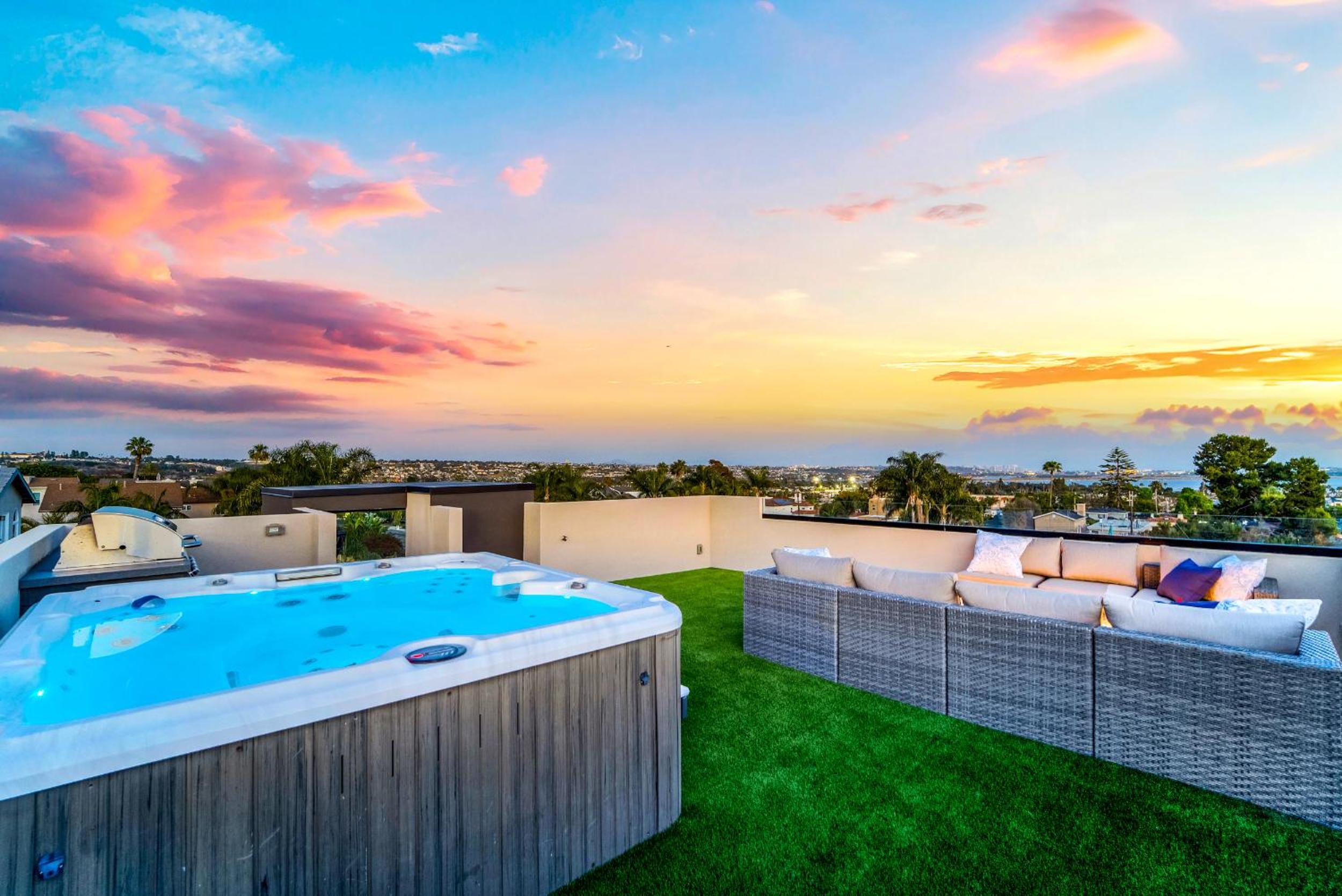 Beach Luxury - Hot Tub, Sauna, Firepits, Ebikes, Surf view 4
