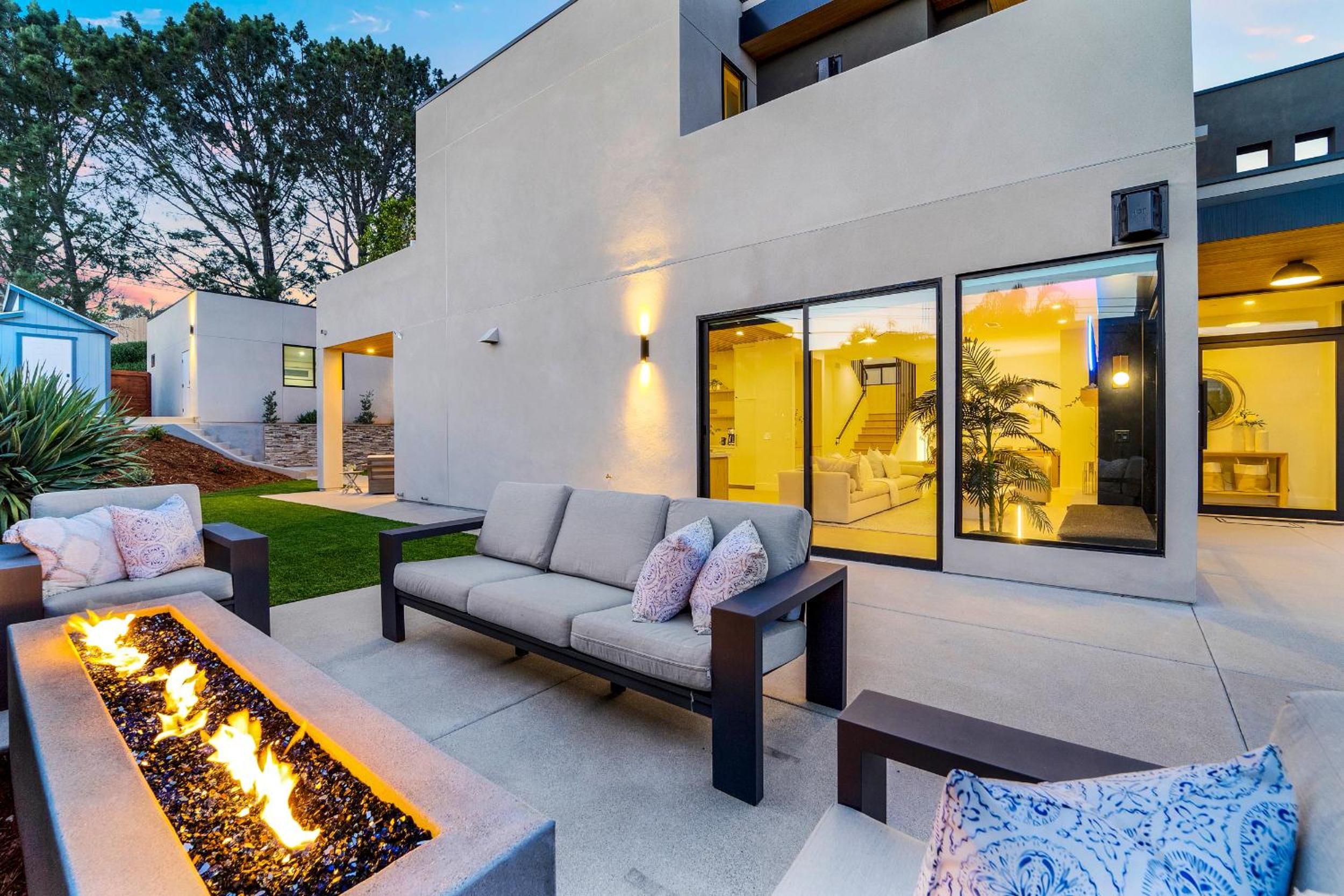 Beach Luxury - Hot Tub, Sauna, Firepits, Ebikes, Surf view 5