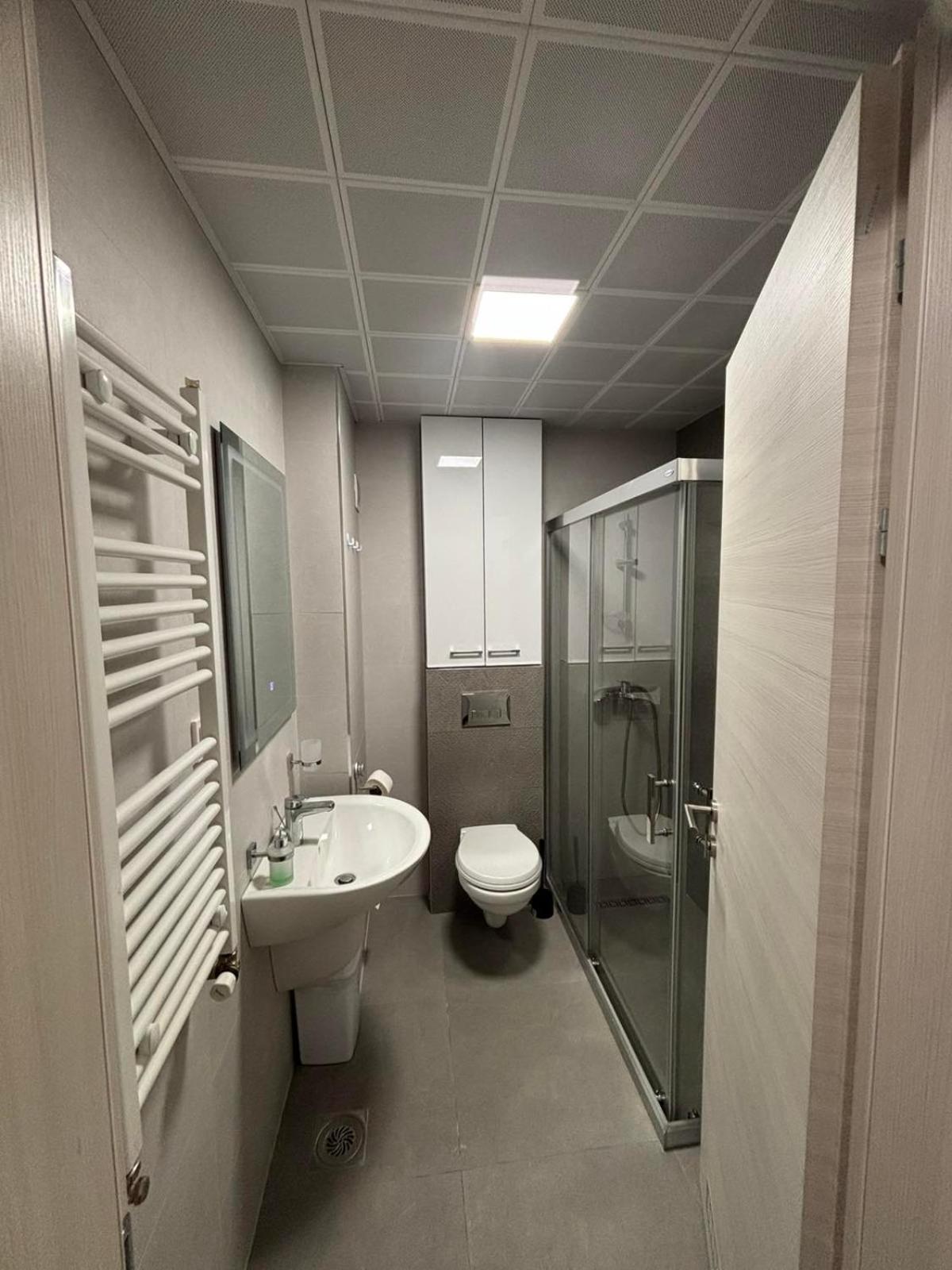 Luxury Apartment in Aerodrom view 2