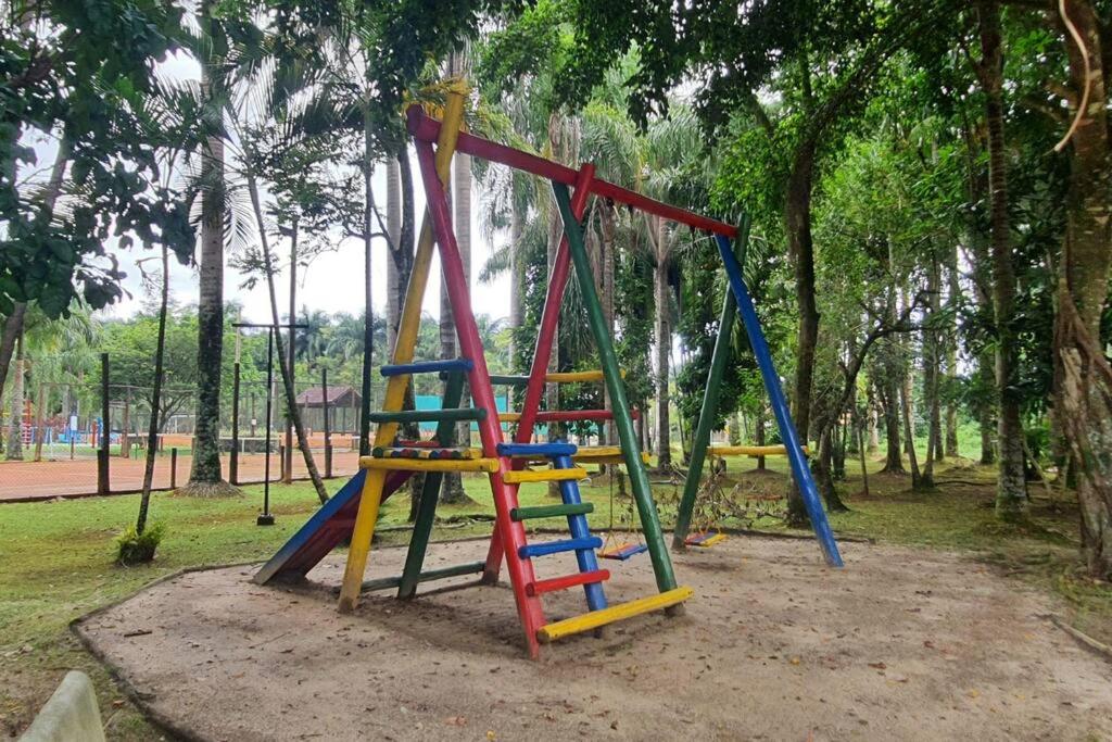 Casa na mococa fundos, ar-condicionado, condomínio
