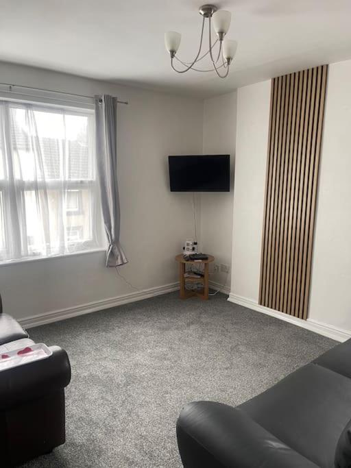 Spacious Property For Hols Base & Contractors Long or Short Stays C2C Western Lakes view 3