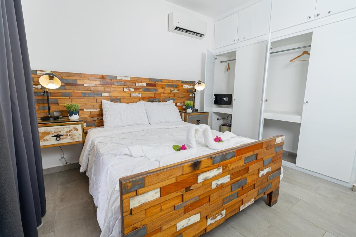 Coastal Luxury 2-Bed w Pool Access in Paraiso Bayahibe