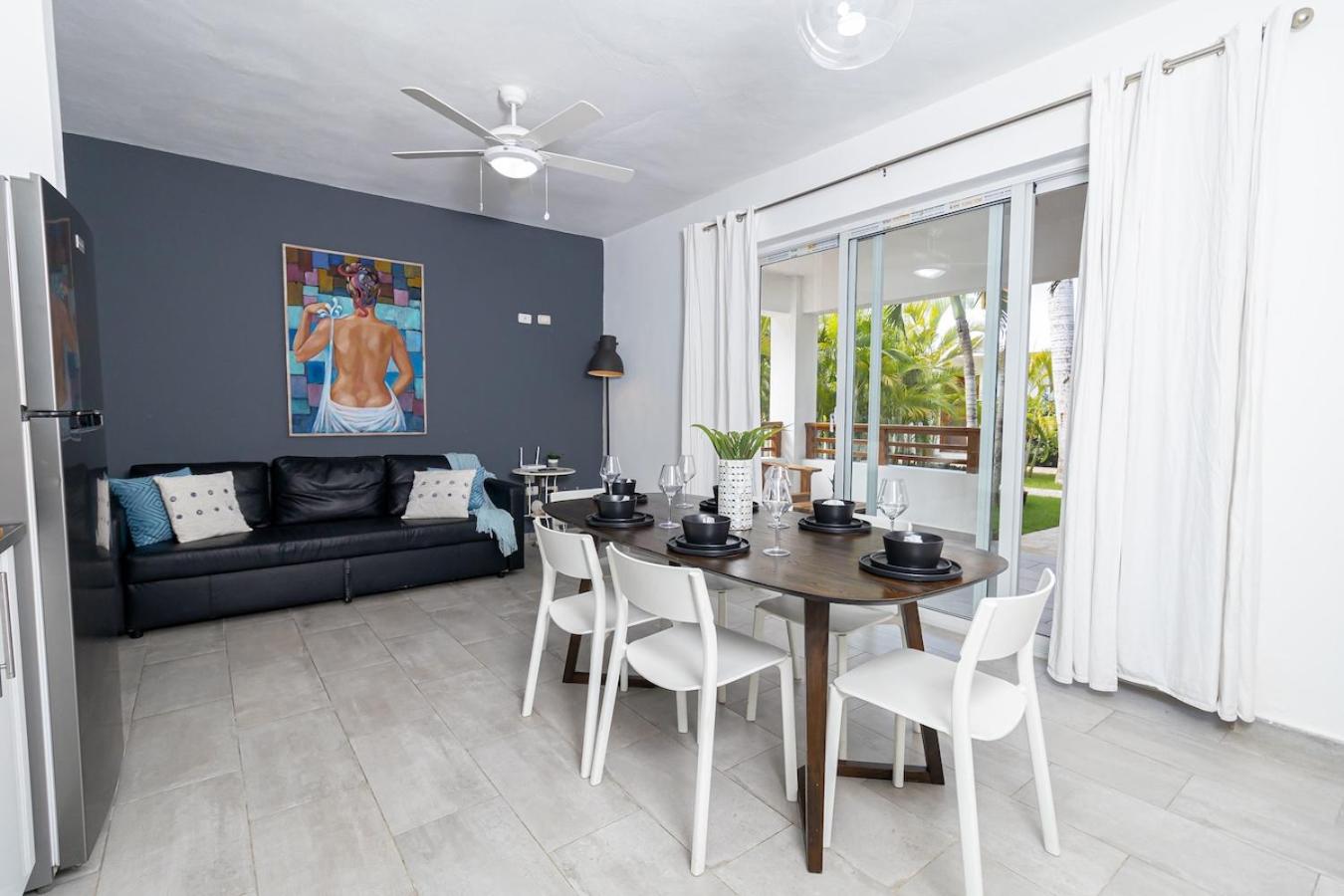 Coastal Luxury 2-Bed w Pool Access in Paraiso Bayahibe