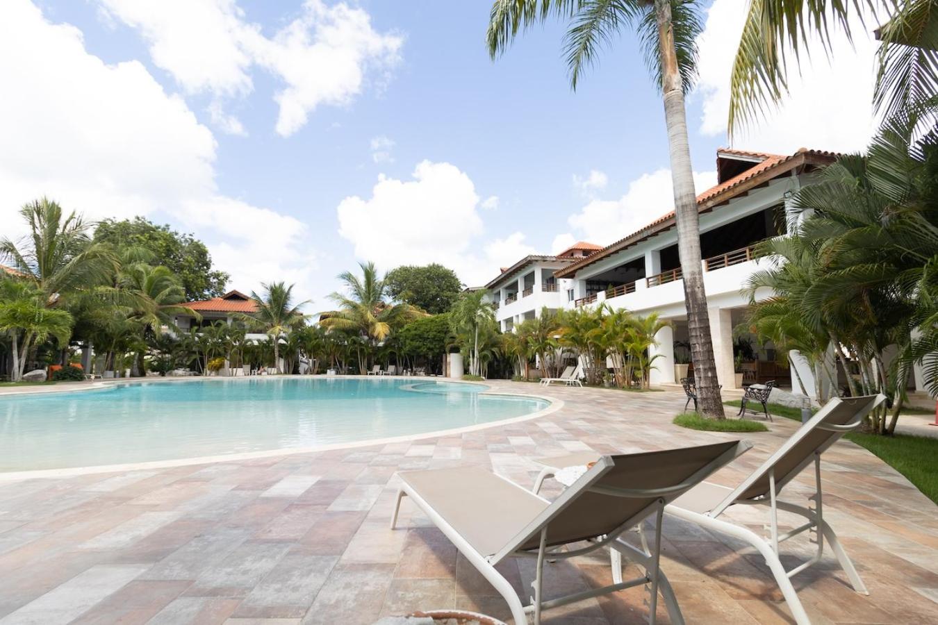 Coastal Luxury 2-Bed w Pool Access in Paraiso Bayahibe