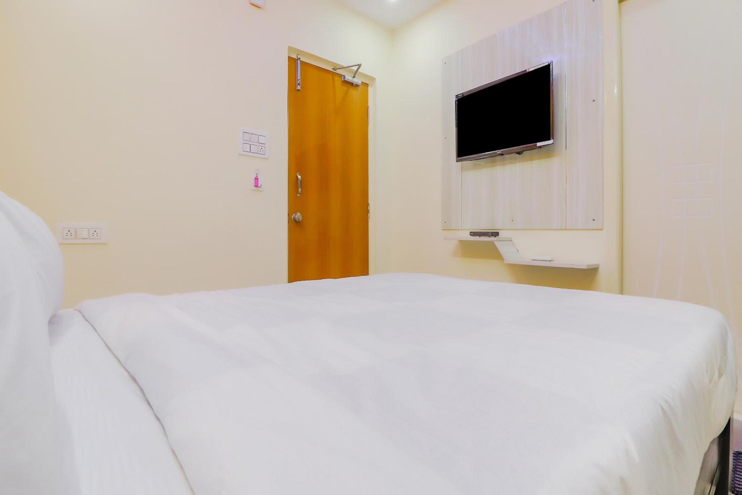 Hotel O Home Sri Balaji Luxary Rooms Near Inorbit Mall Cyberabad