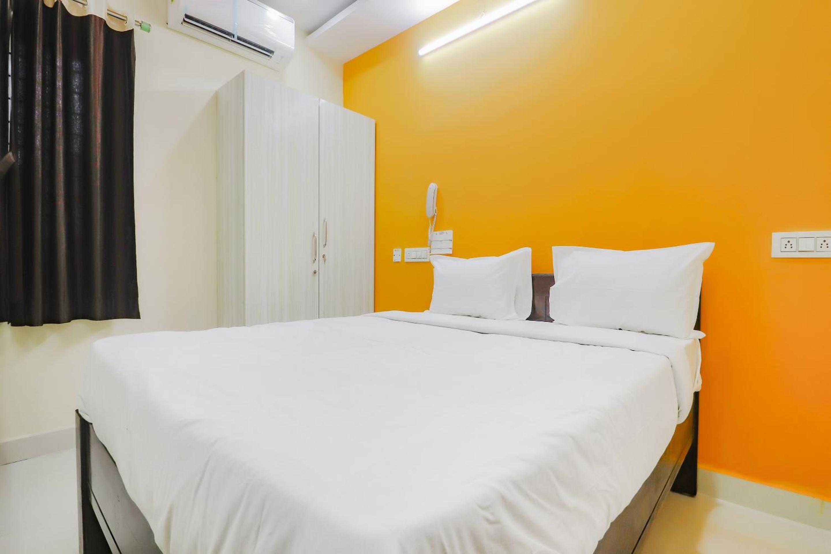 Hotel O Home Sri Balaji Luxary Rooms Near Inorbit Mall Cyberabad