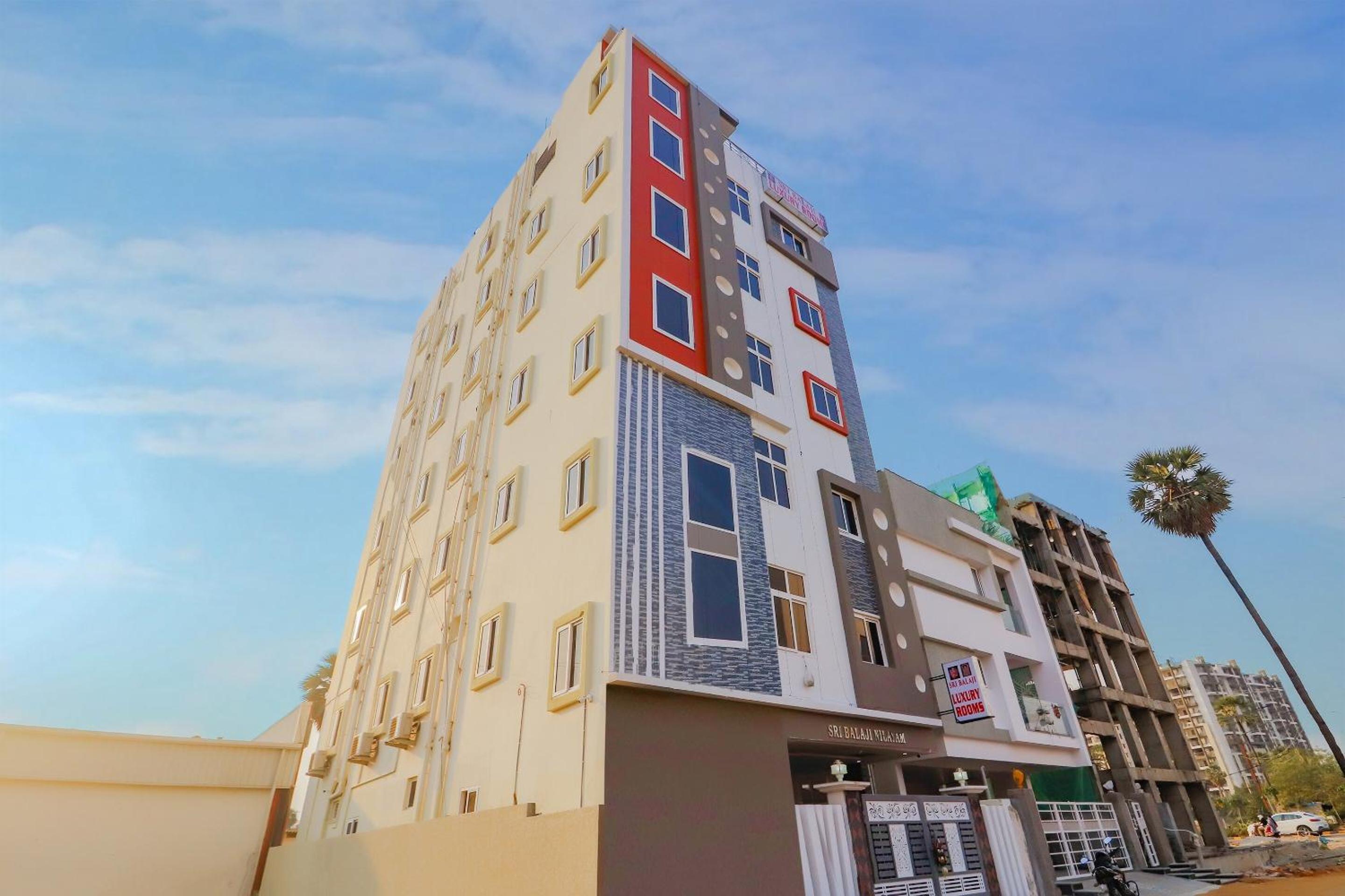 Hotel O Home Sri Balaji Luxary Rooms Near Inorbit Mall Cyberabad