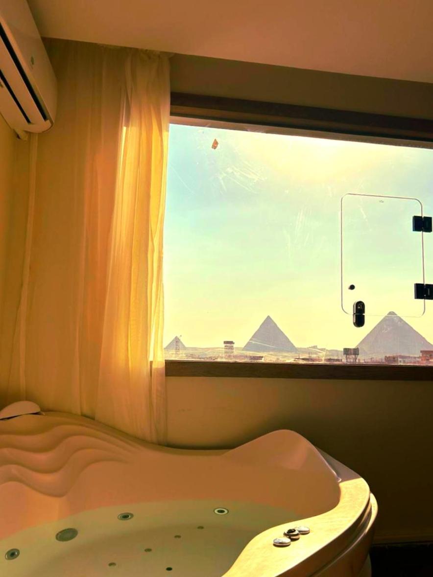 PyramidS GoLDeN TempLE HoTeL