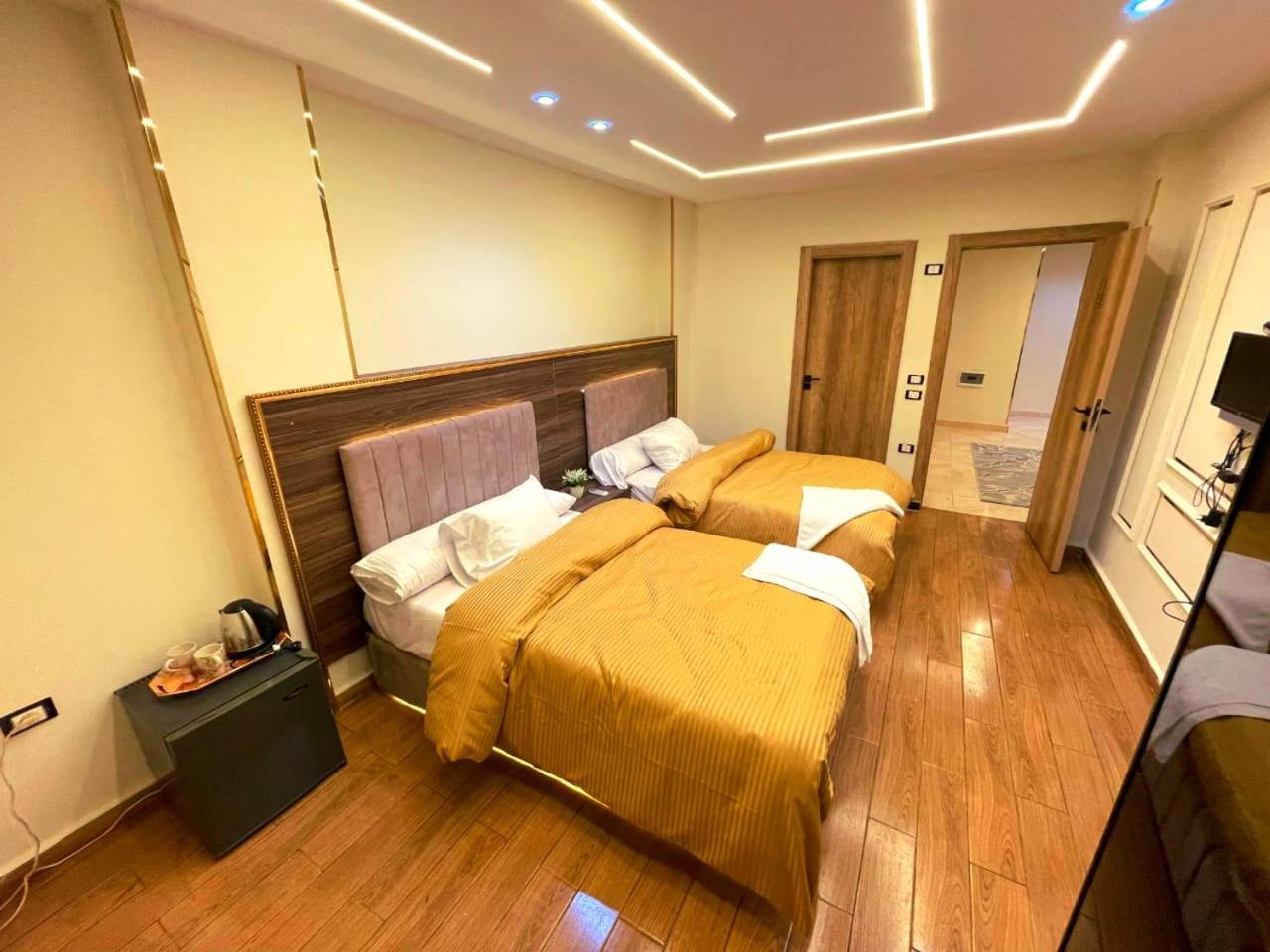 PyramidS GoLDeN TempLE HoTeL