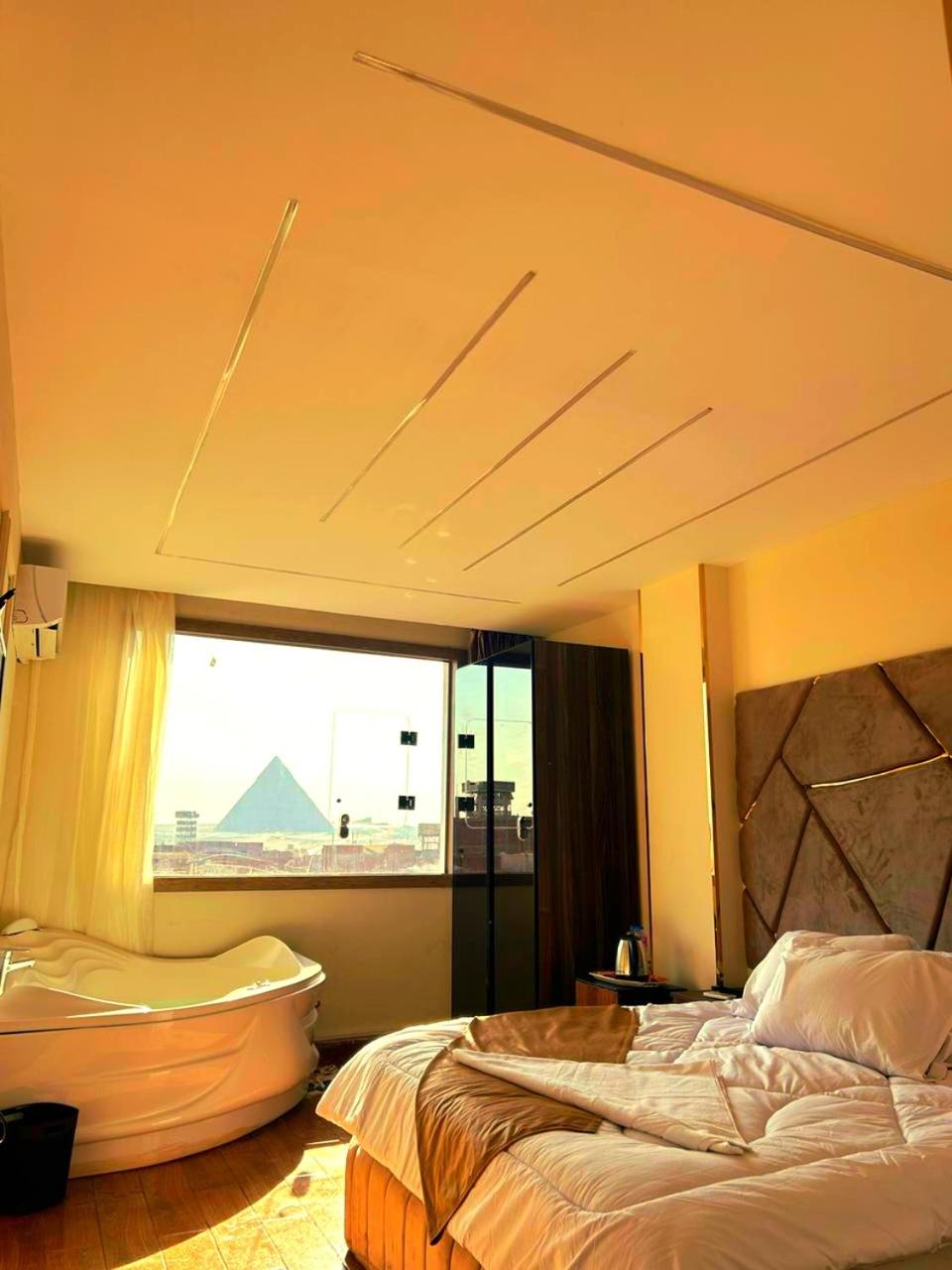 PyramidS GoLDeN TempLE HoTeL