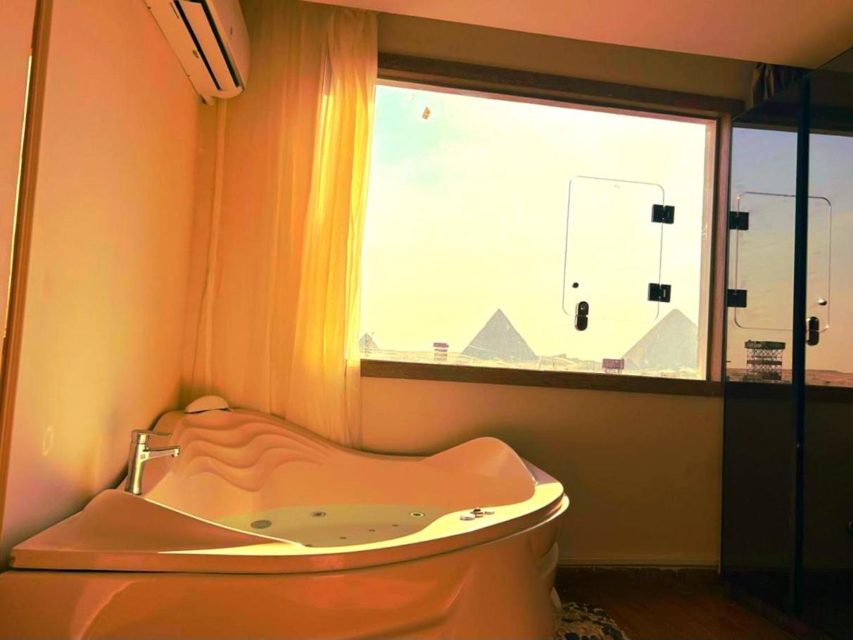 PyramidS GoLDeN TempLE HoTeL