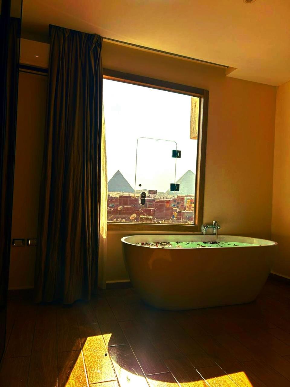 PyramidS GoLDeN TempLE HoTeL