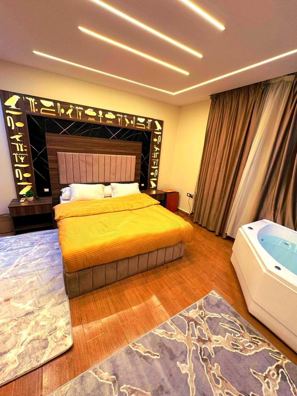 PyramidS GoLDeN TempLE HoTeL