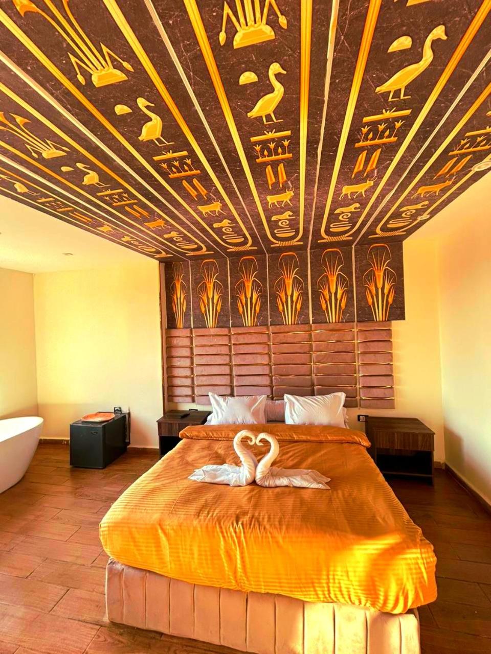 PyramidS GoLDeN TempLE HoTeL