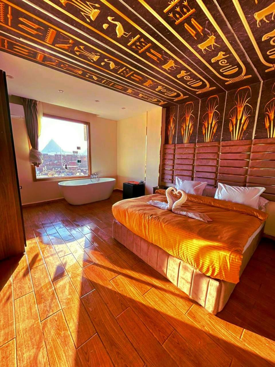 PyramidS GoLDeN TempLE HoTeL