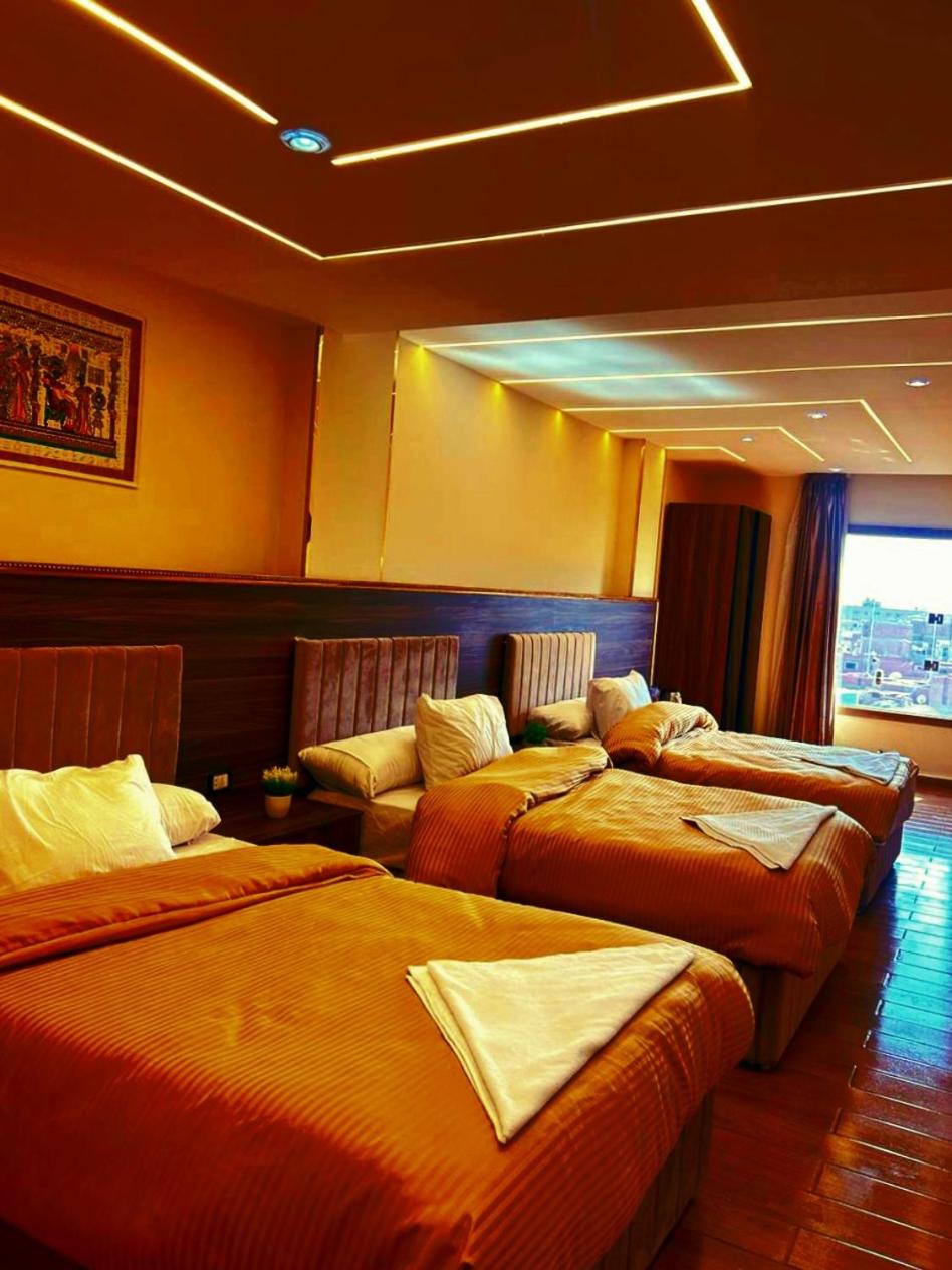 PyramidS GoLDeN TempLE HoTeL