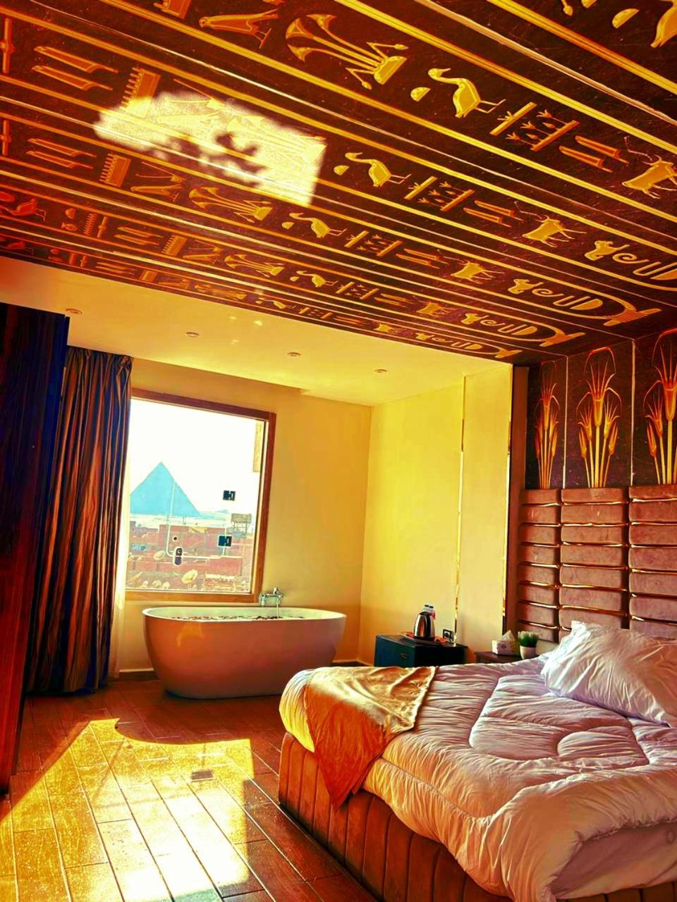 PyramidS GoLDeN TempLE HoTeL