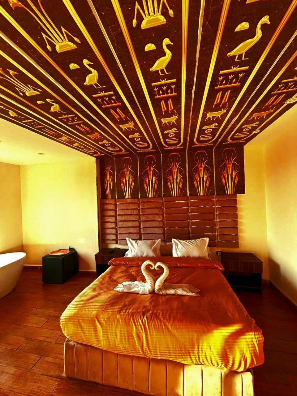 PyramidS GoLDeN TempLE HoTeL