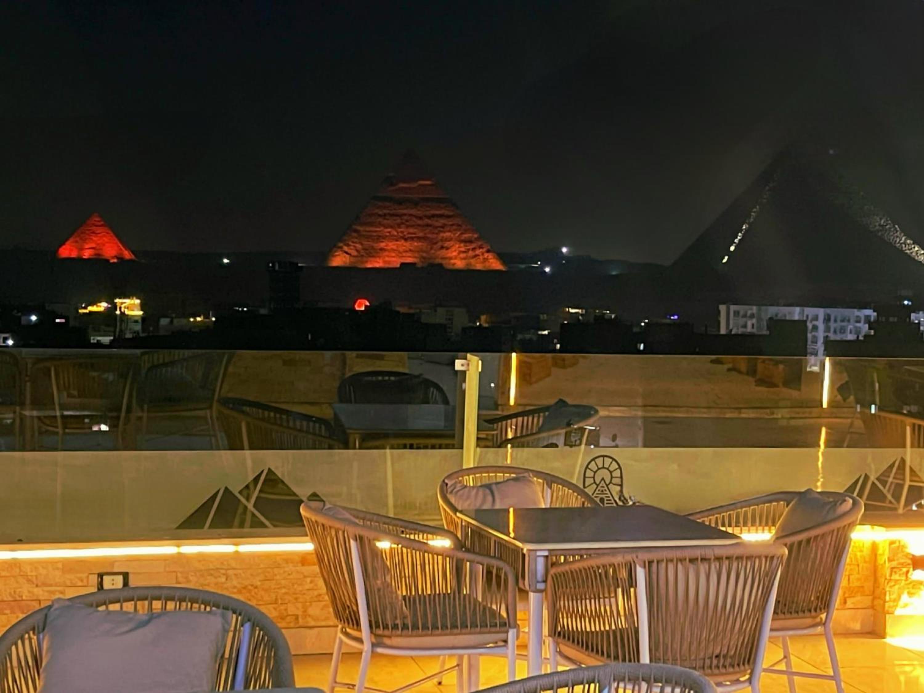 PyramidS GoLDeN TempLE HoTeL