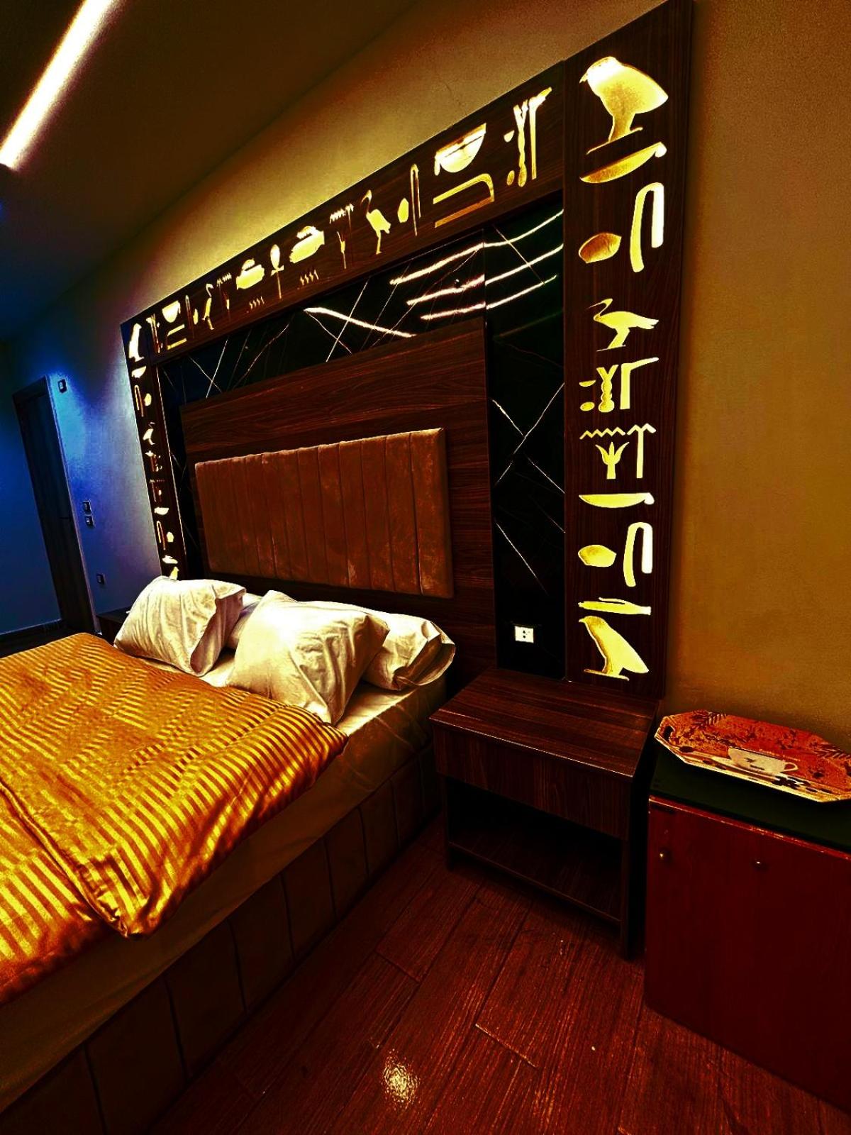 PyramidS GoLDeN TempLE HoTeL