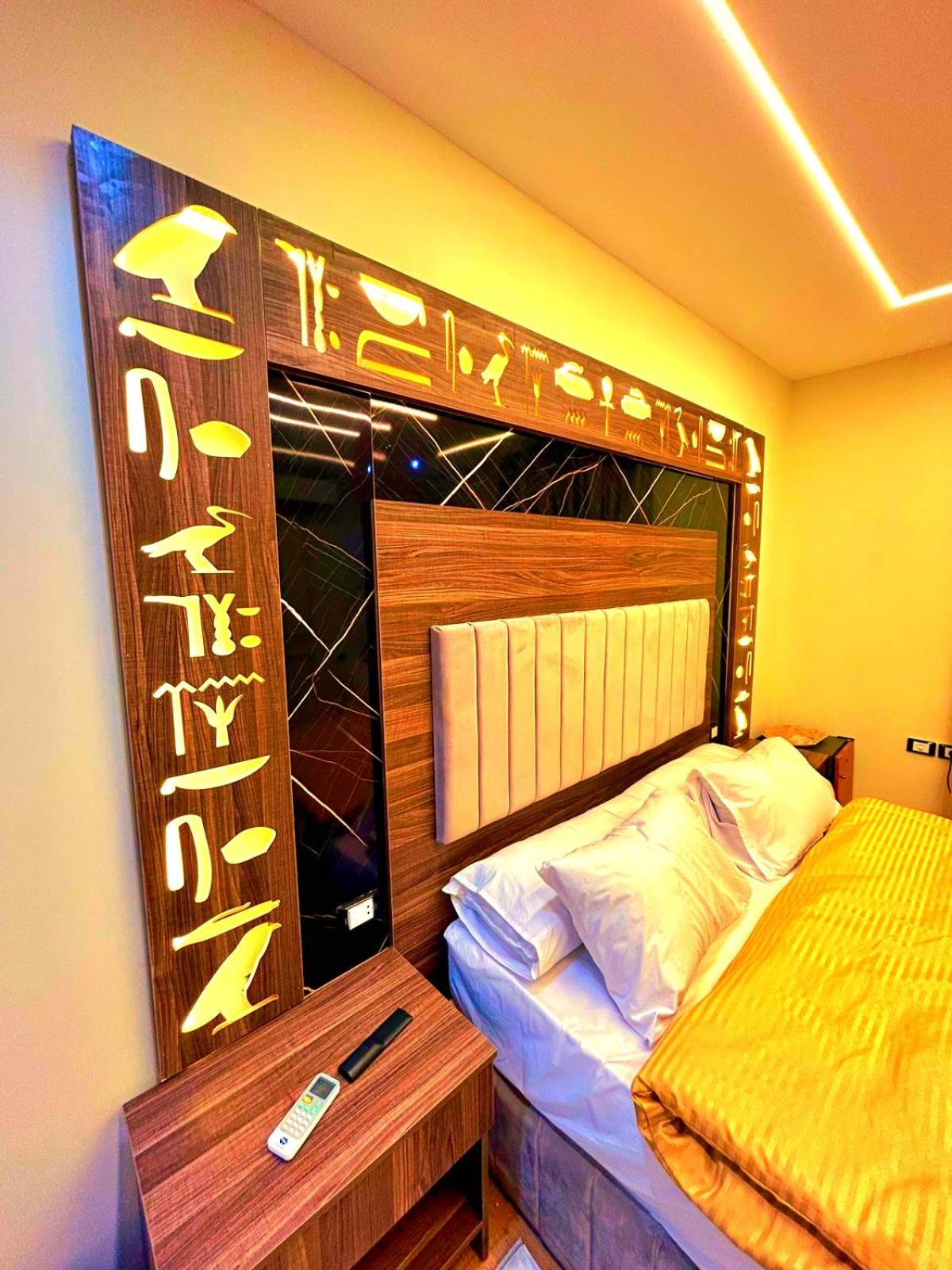 PyramidS GoLDeN TempLE HoTeL