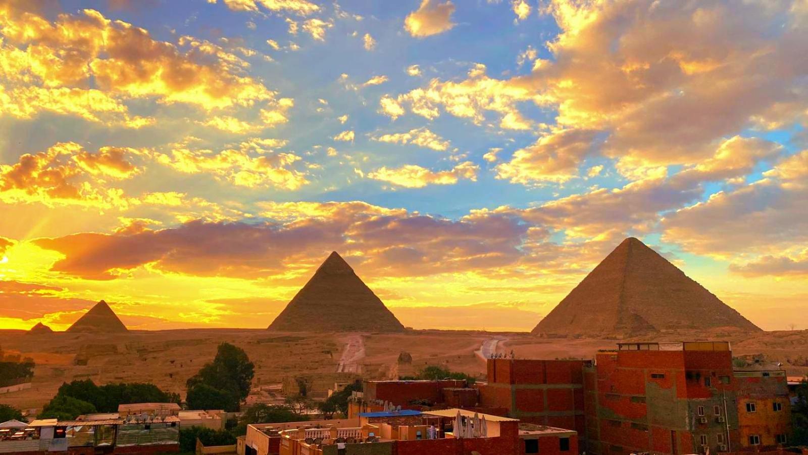 PyramidS GoLDeN TempLE HoTeL