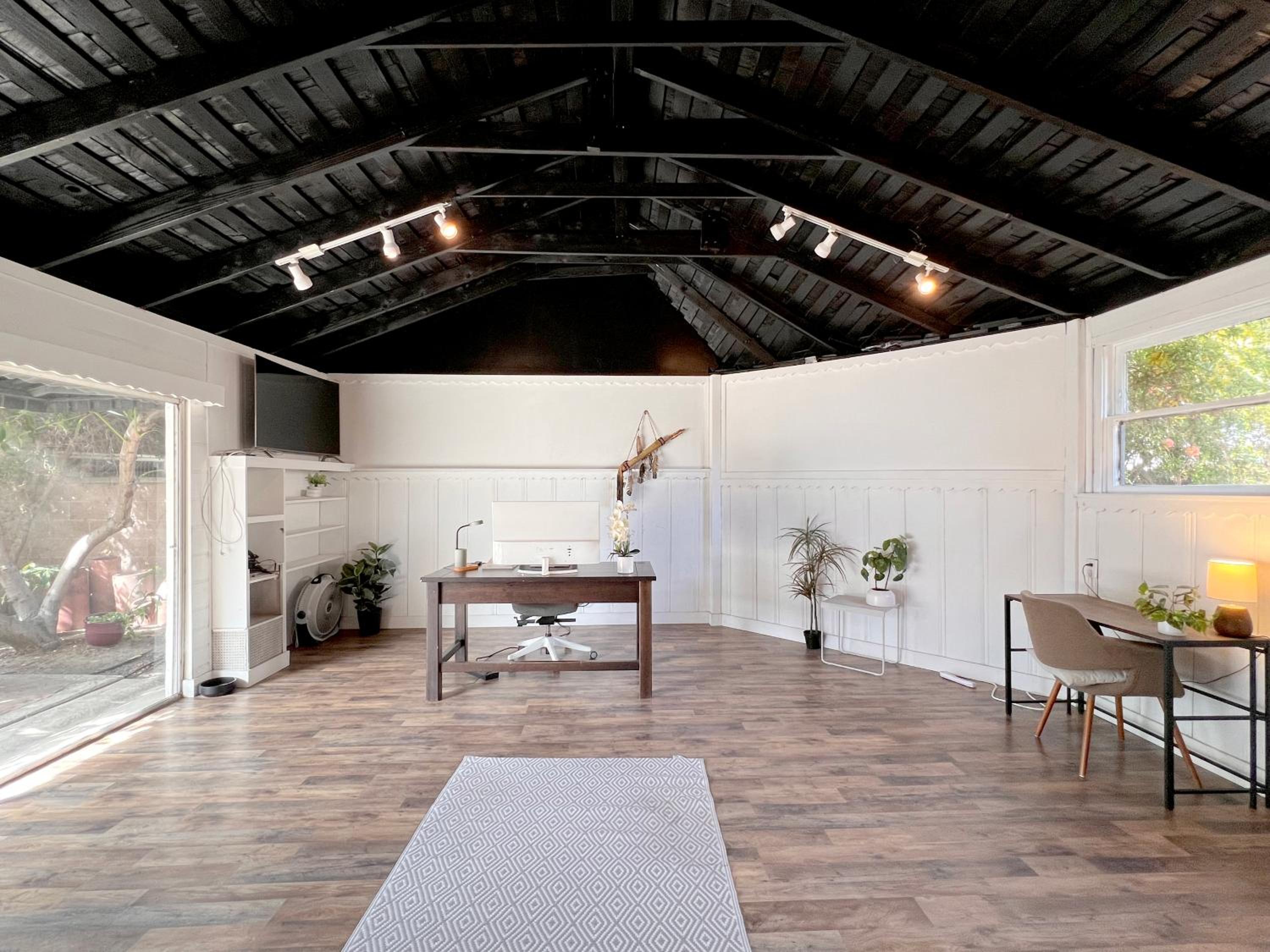 The Culver Retreat Family Oasis w Office Backyard