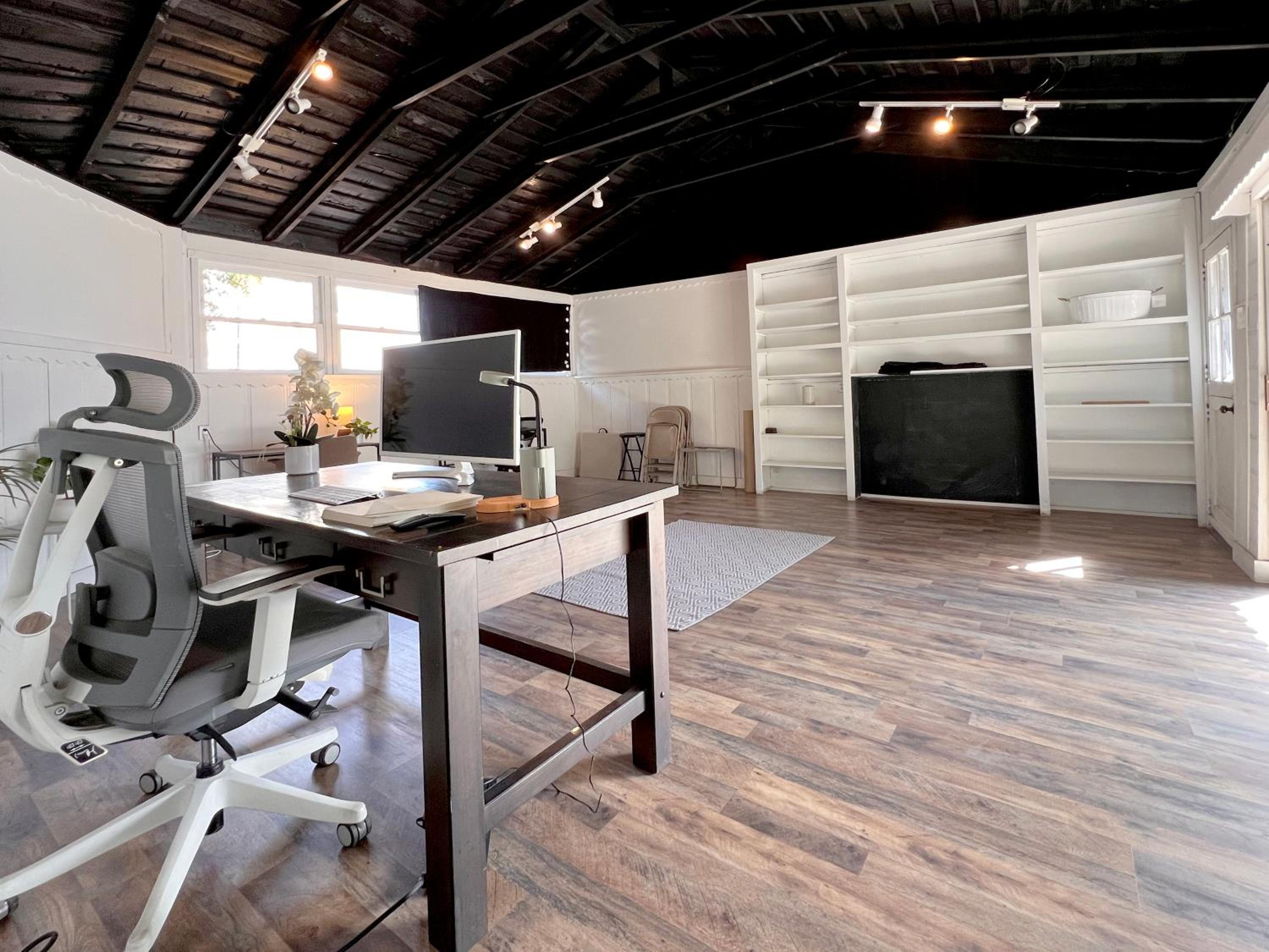 The Culver Retreat Family Oasis w Office Backyard