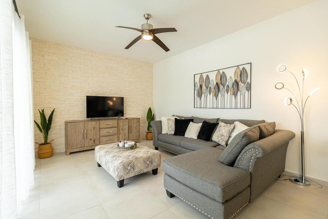 Elegant 2 Bedroom Apartment with Pool view 3