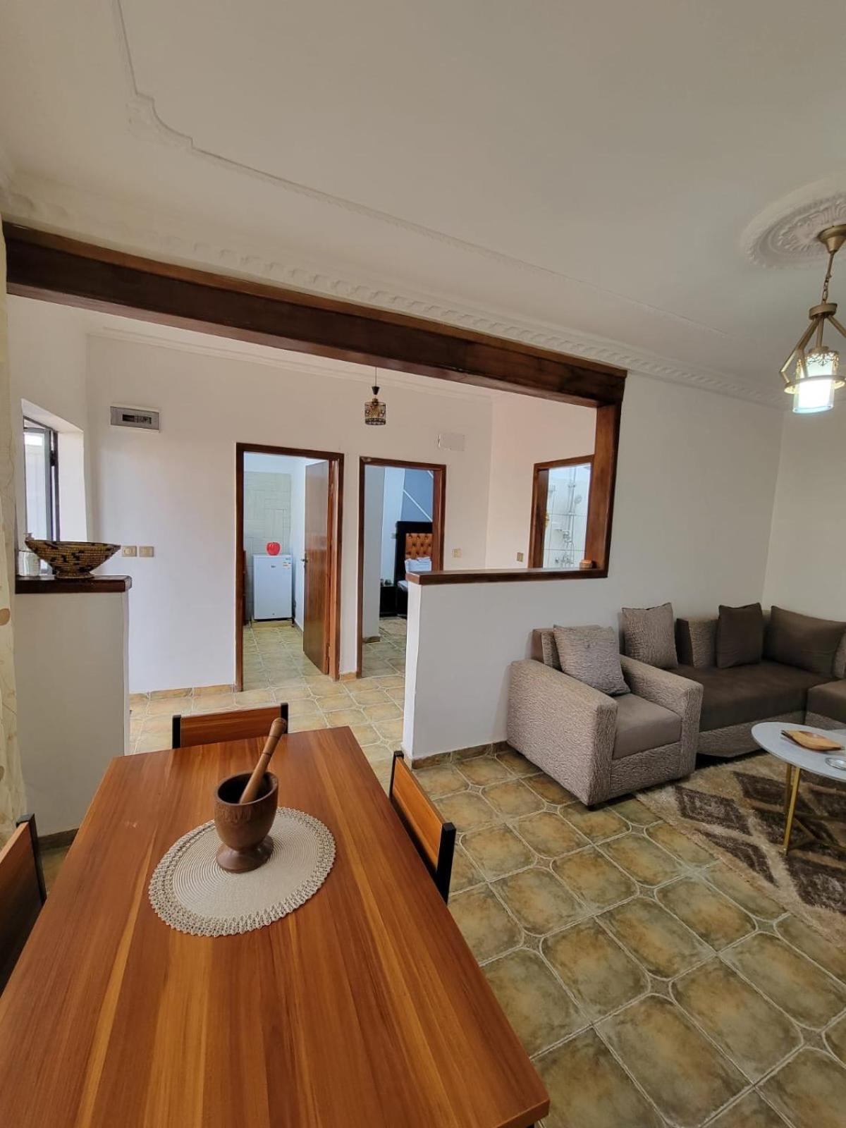 Joli appartement 2pcs confortable et abordable à Odza borne 10