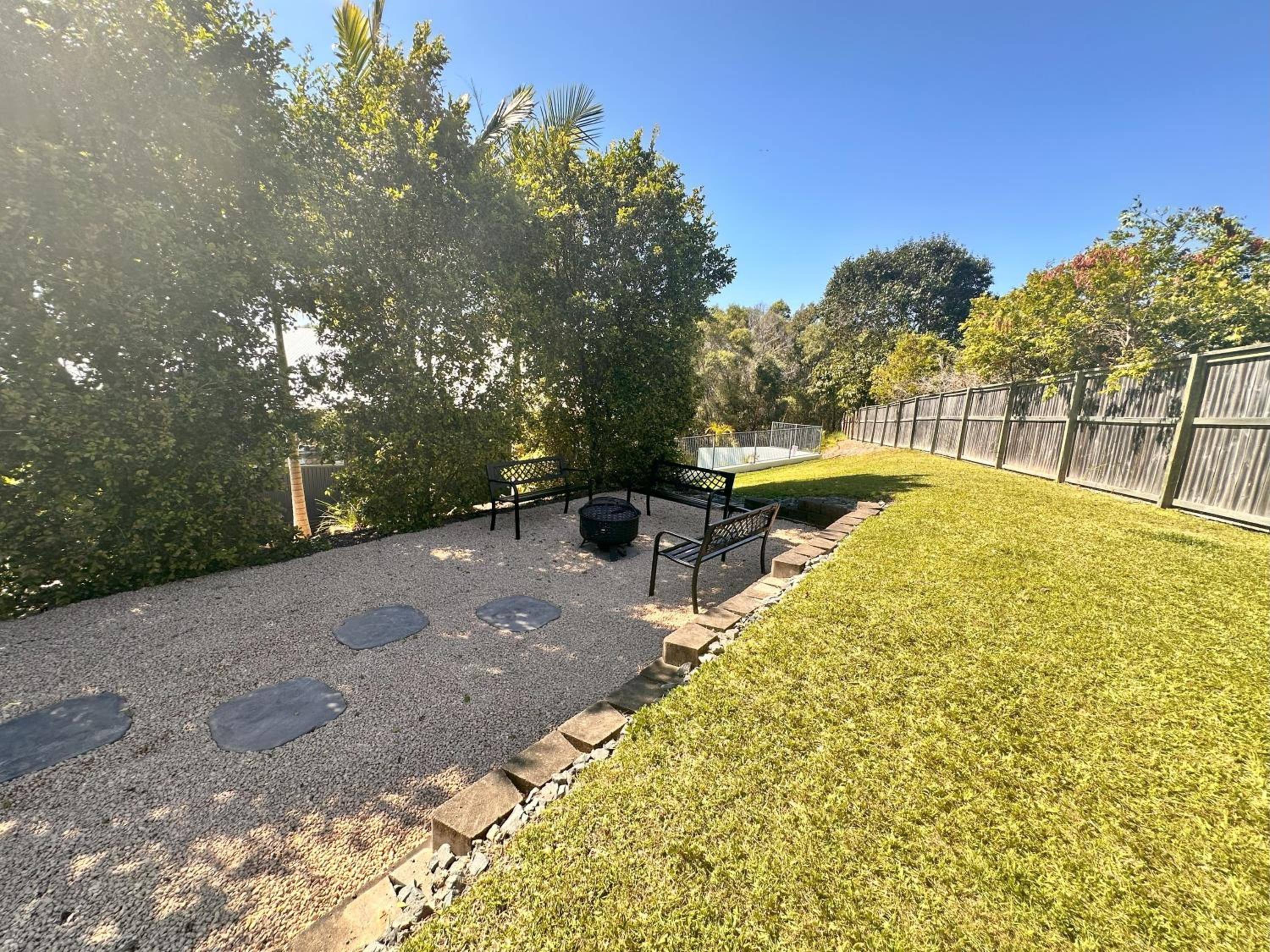 Hinterland Dreamers Poolside Retreat