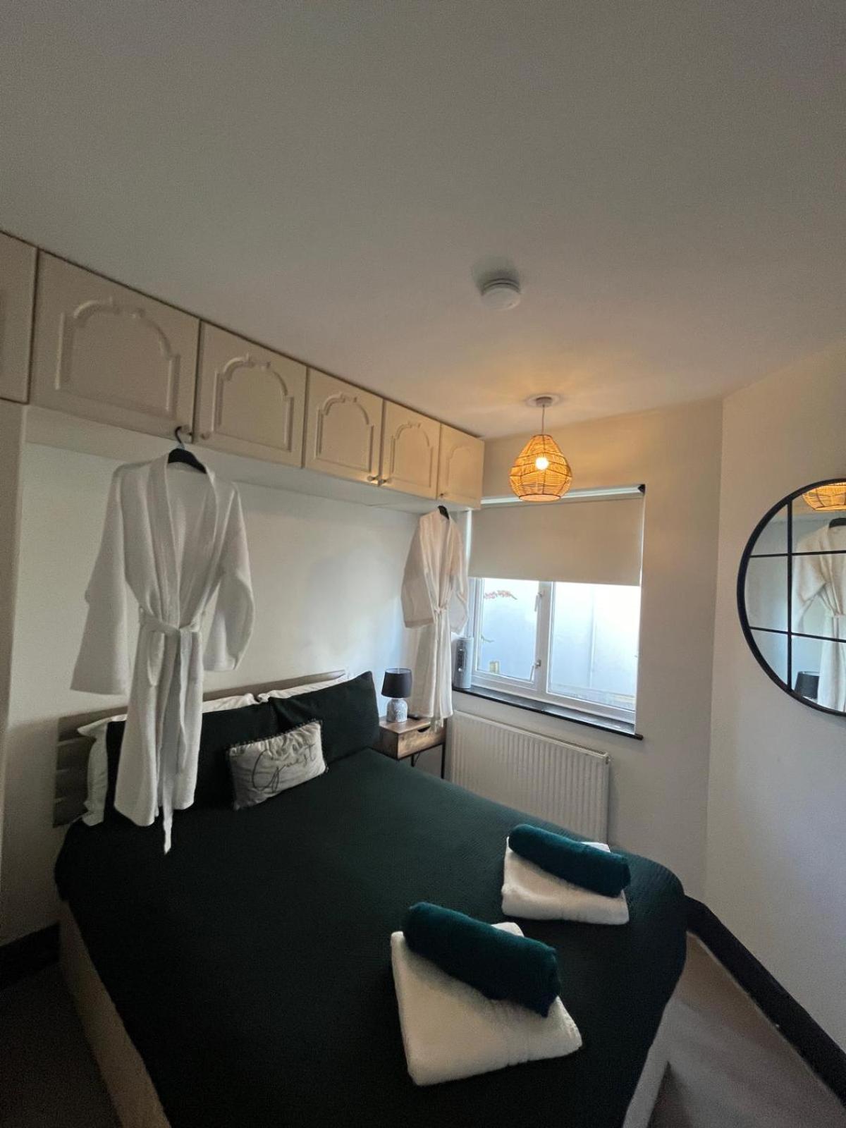 PEACEFUL entire property with luxury jacuzzi pool view 3